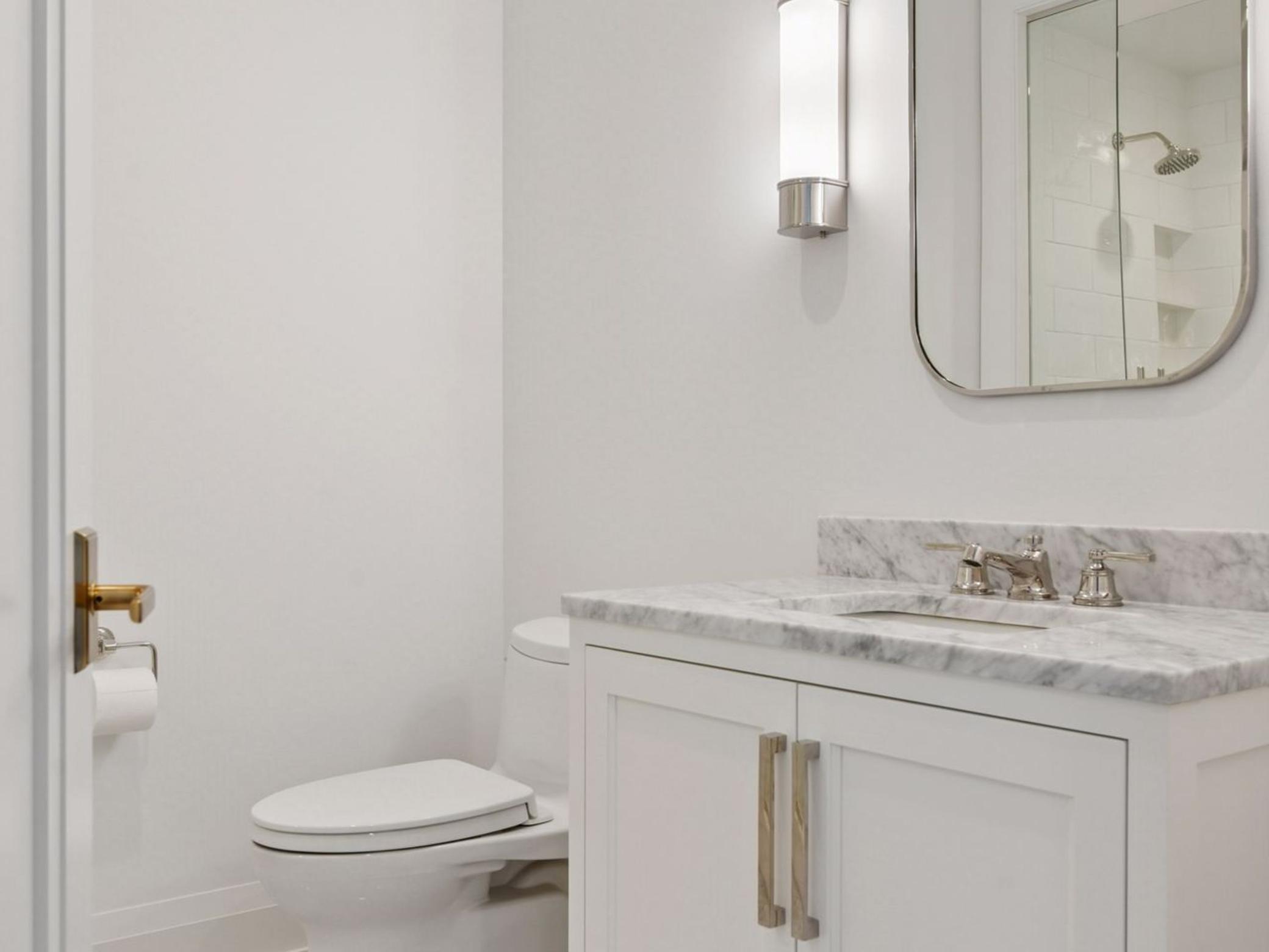 1111 W River Parkway Unit: 33A