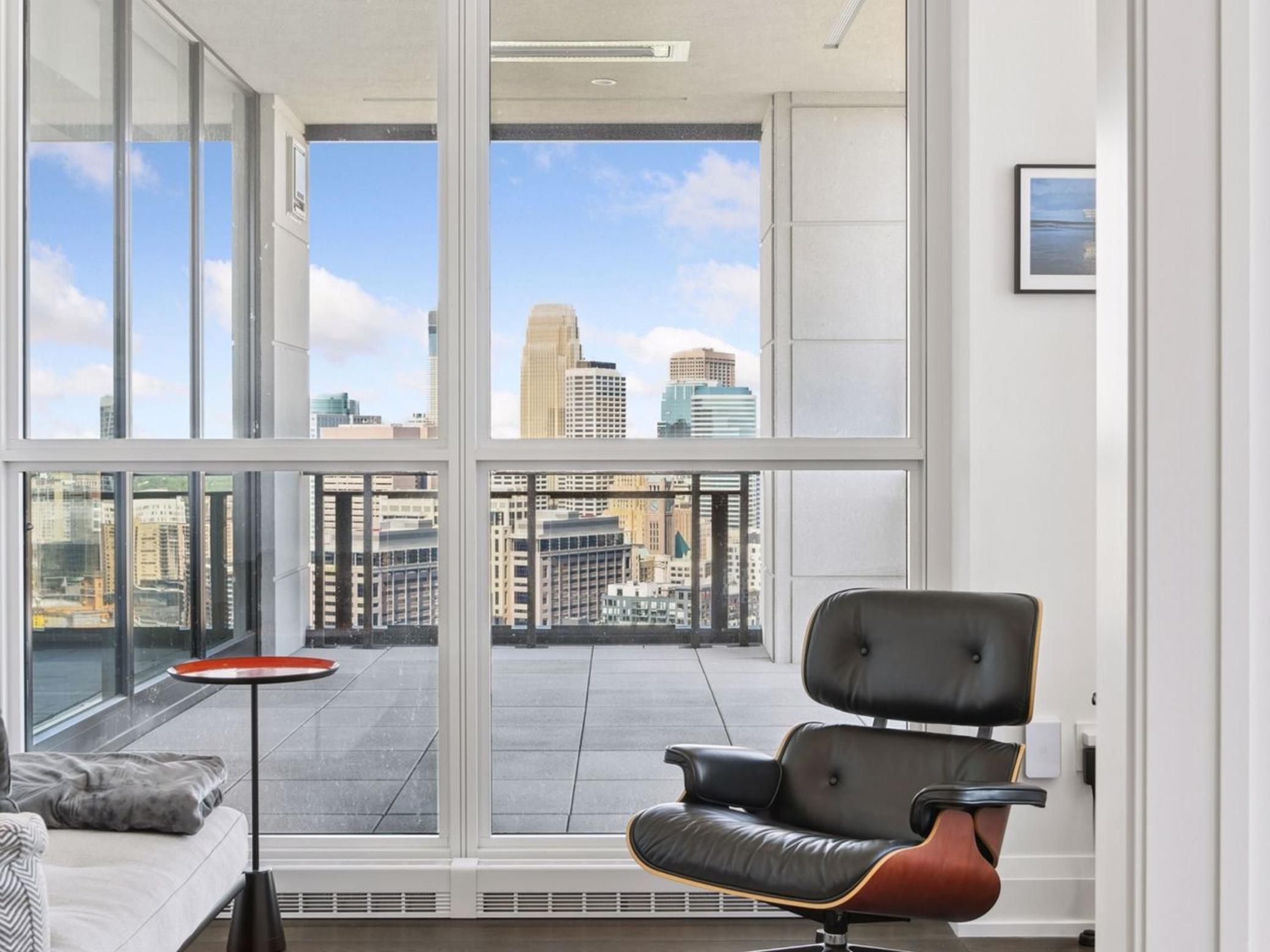 1111 W River Parkway Unit: 33A