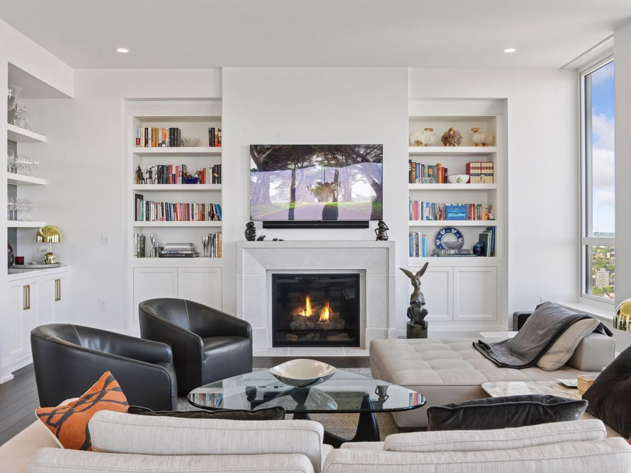 1111 W River Parkway Unit: 33A