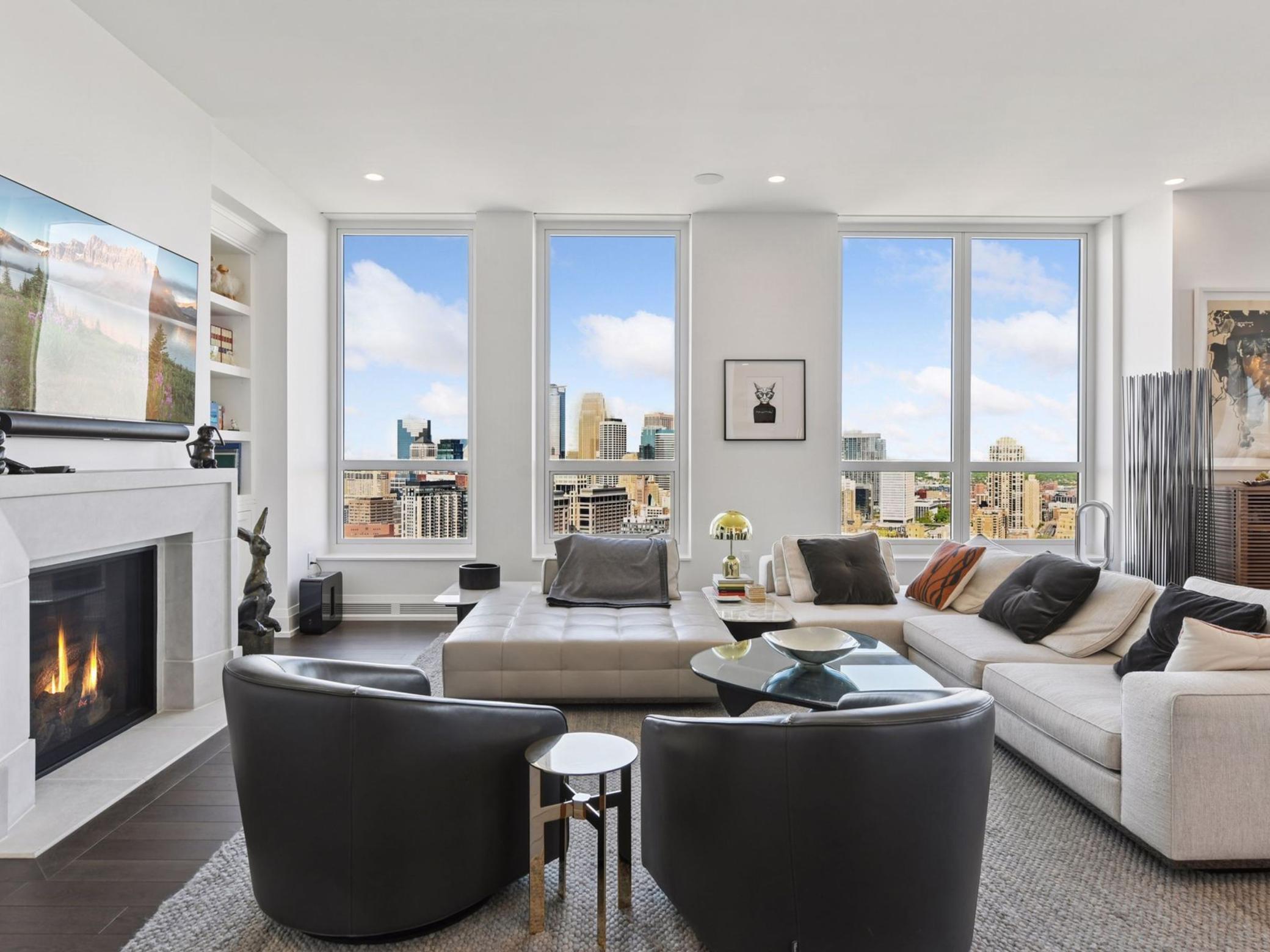 1111 W River Parkway Unit: 33A