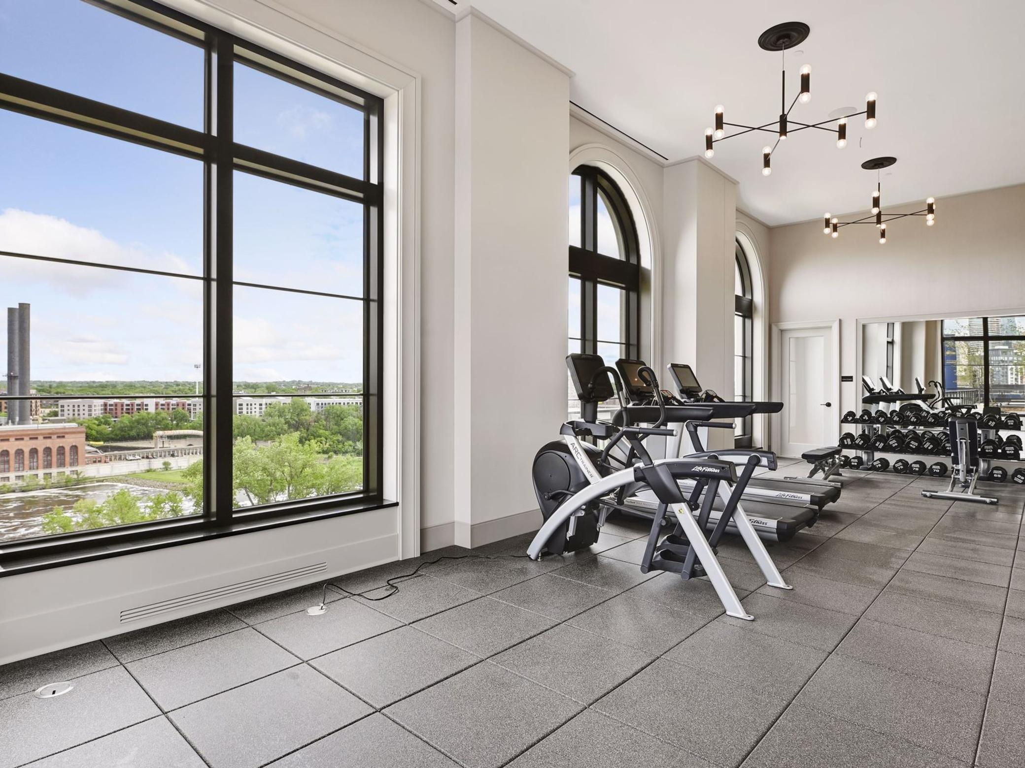 1111 W River Parkway Unit: 33A