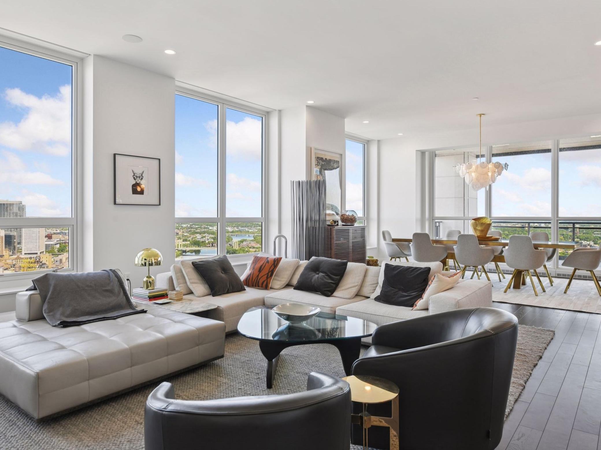1111 W River Parkway Unit: 33A