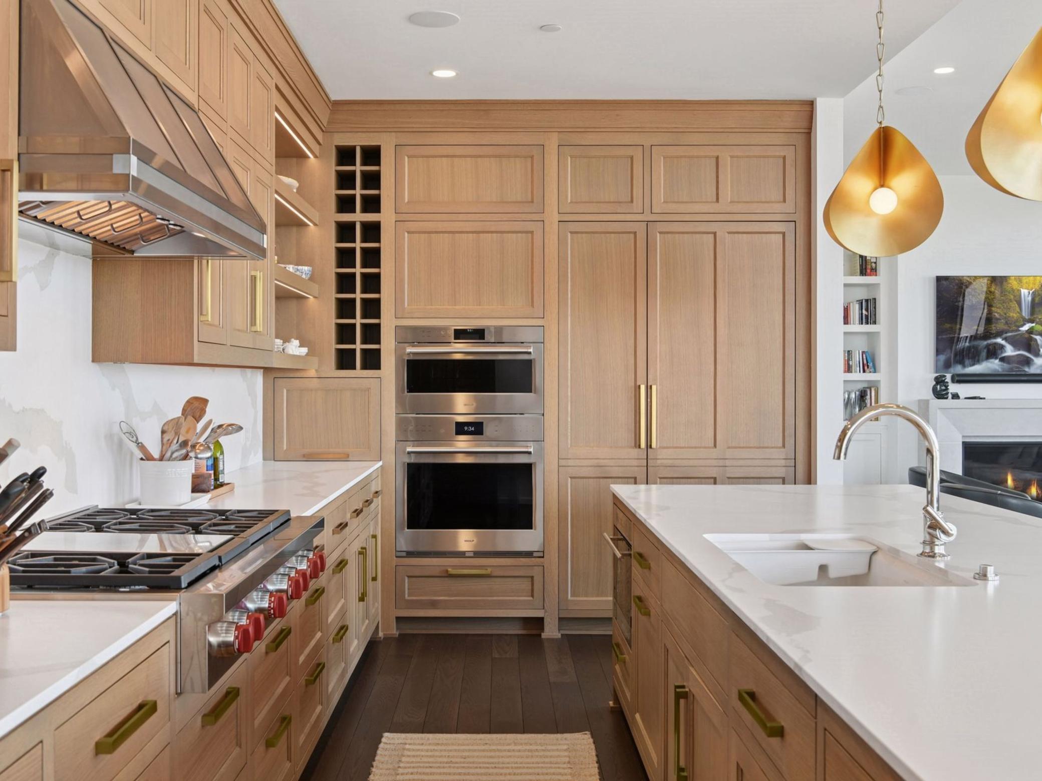 1111 W River Parkway Unit: 33A