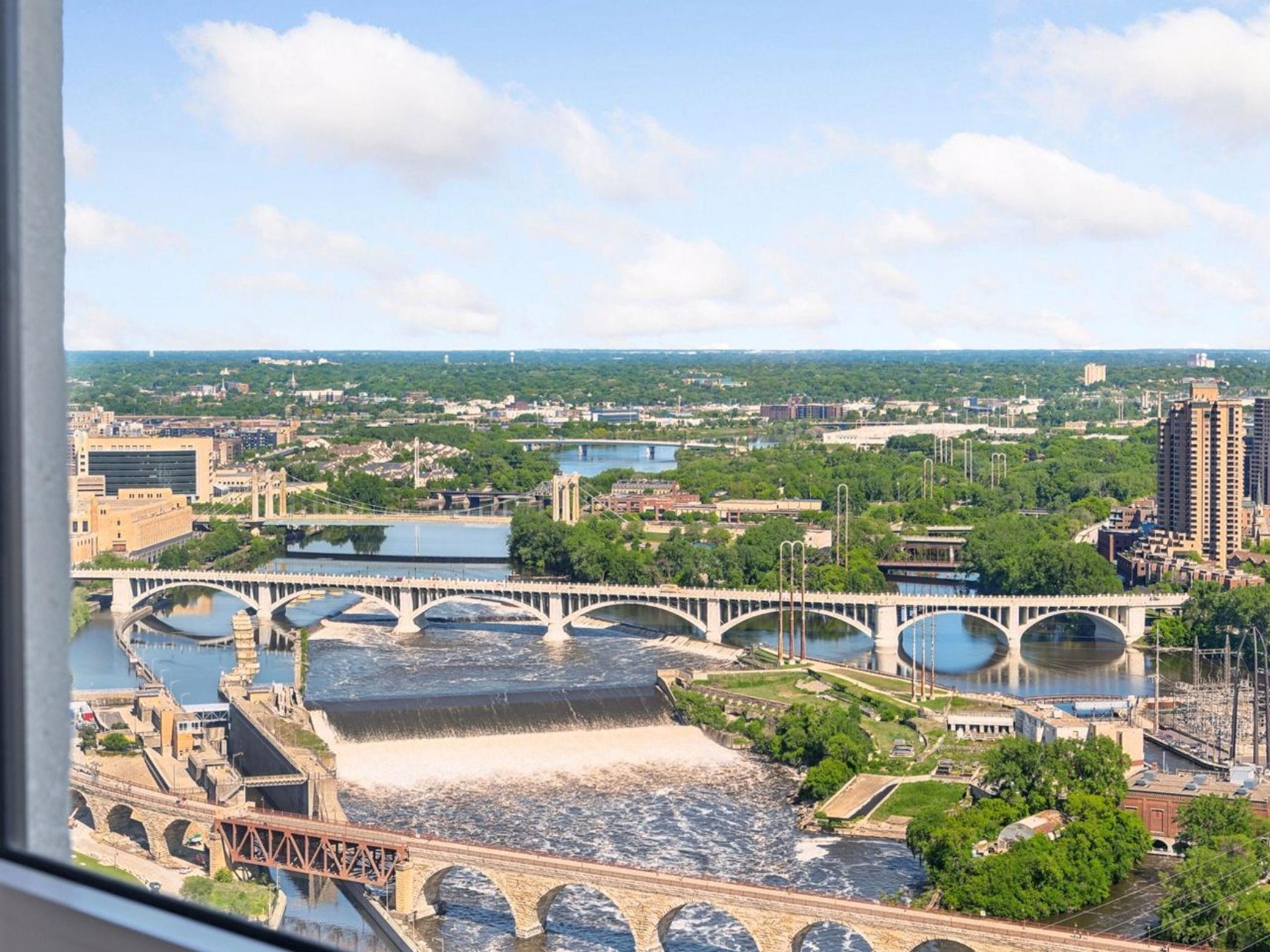 1111 W River Parkway Unit: 33A