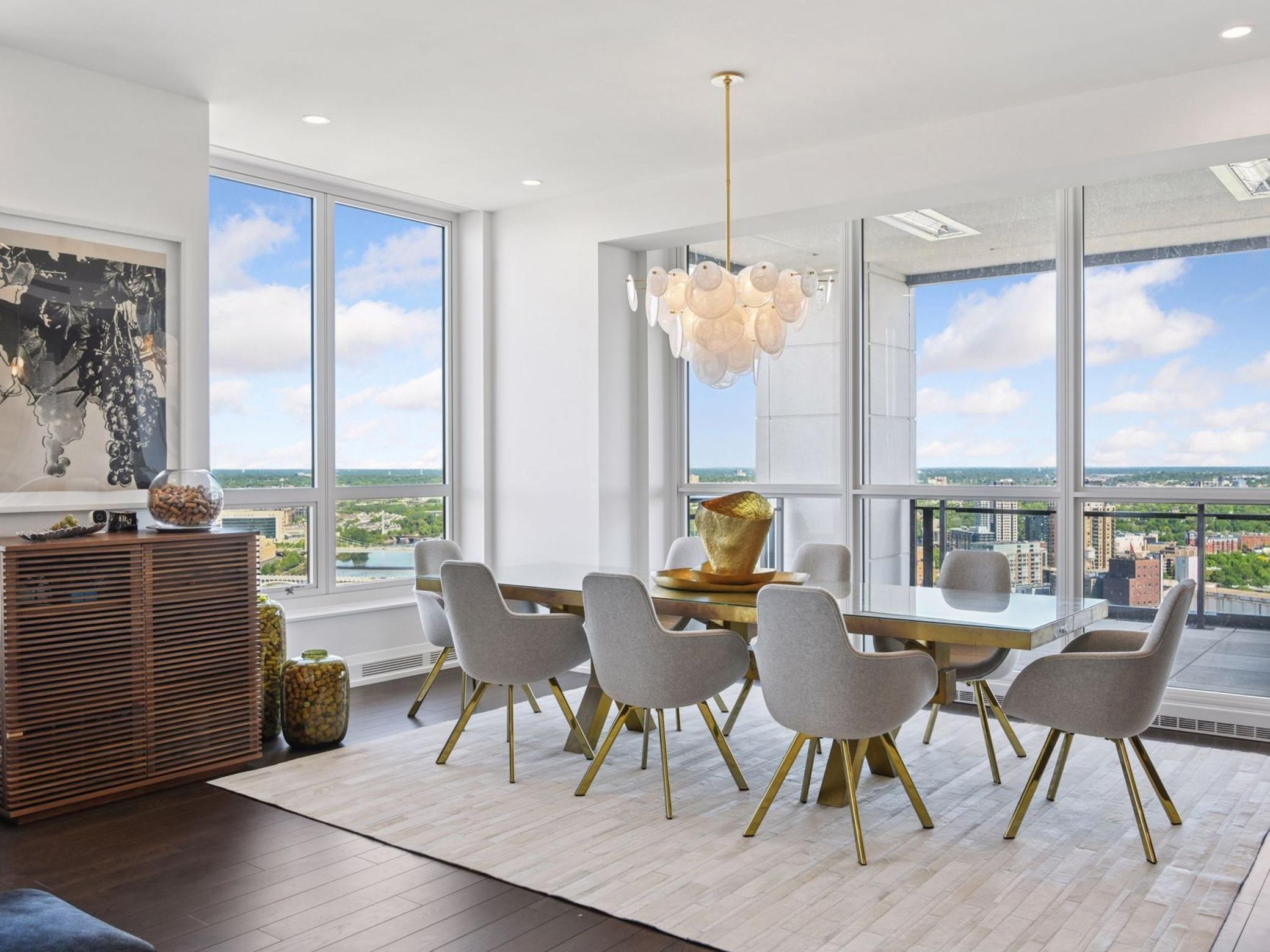 1111 W River Parkway Unit: 33A
