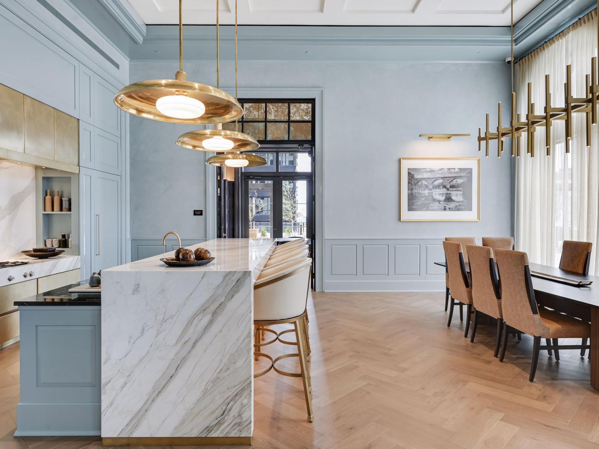 1111 W River Parkway Unit: 33A