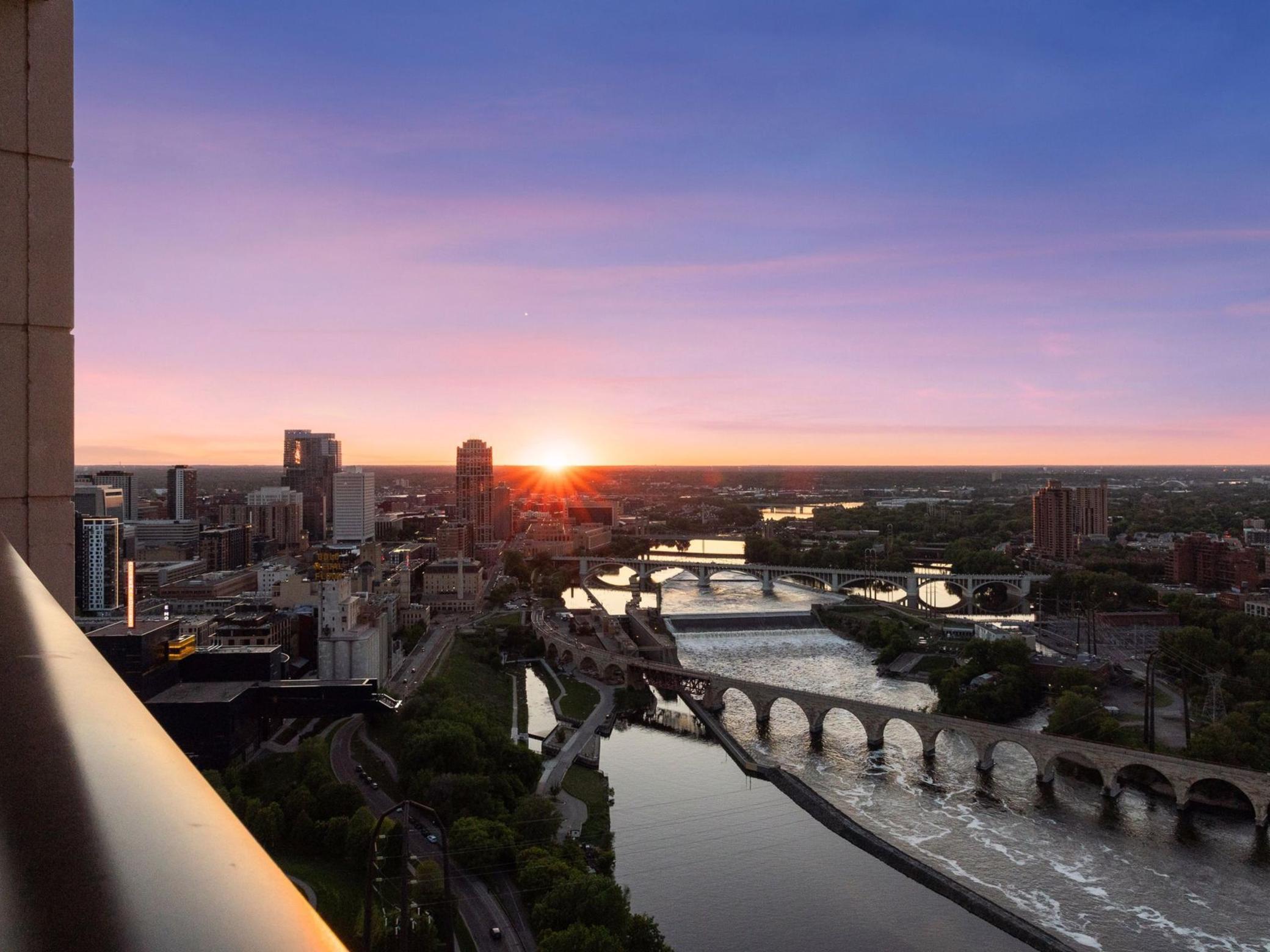 1111 W River Parkway Unit: 33A