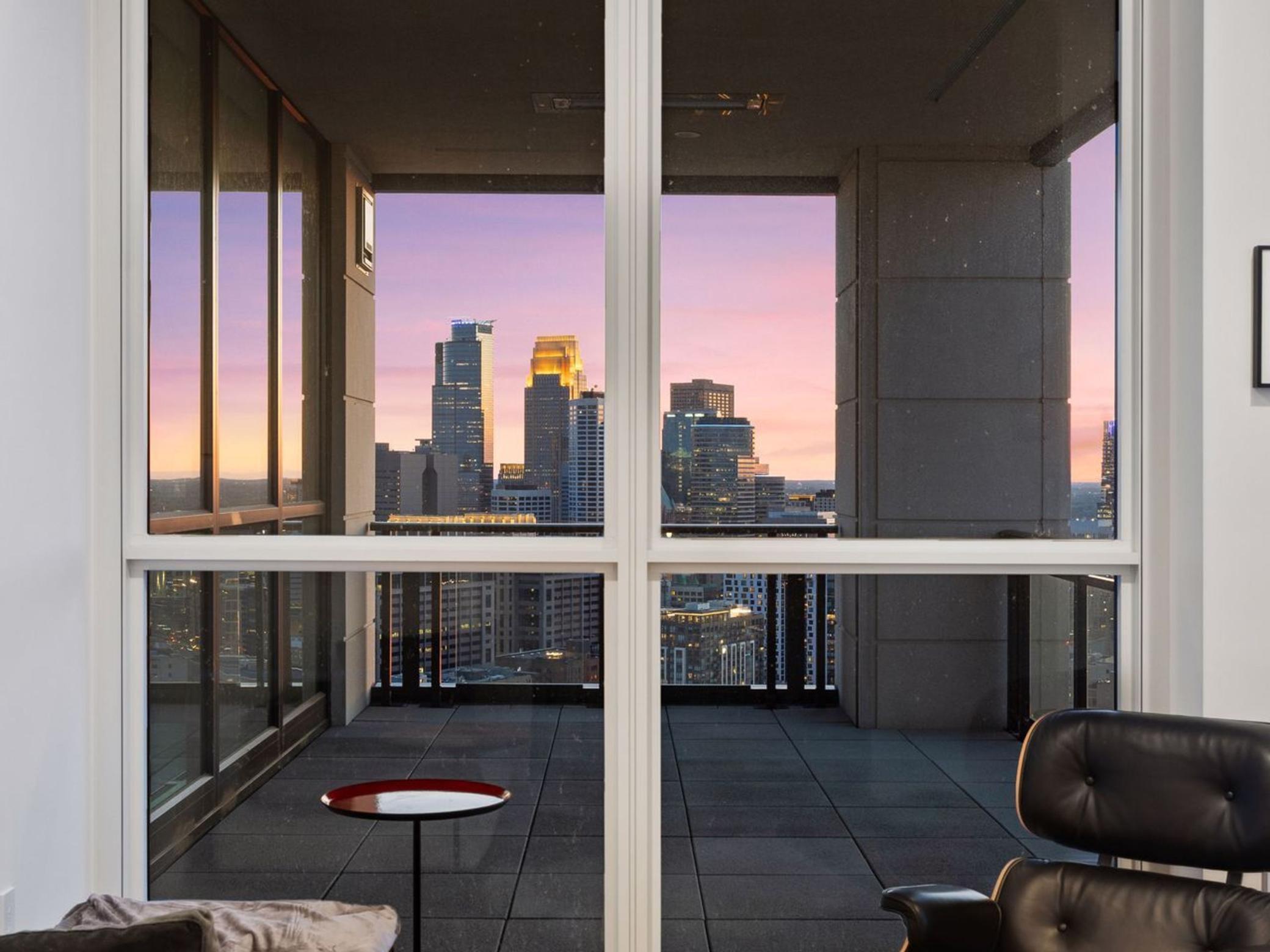 1111 W River Parkway Unit: 33A