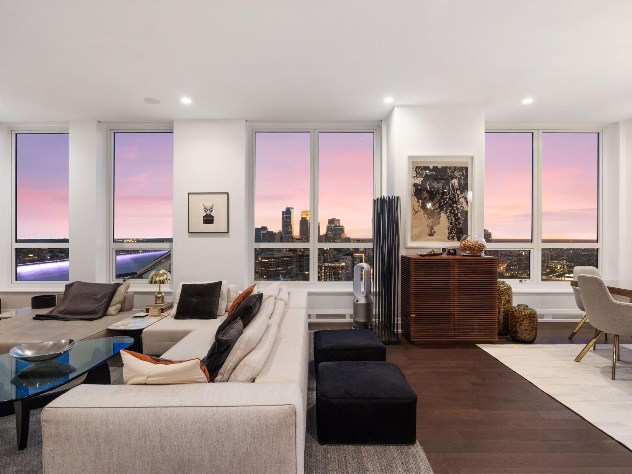 1111 W River Parkway Unit: 33A