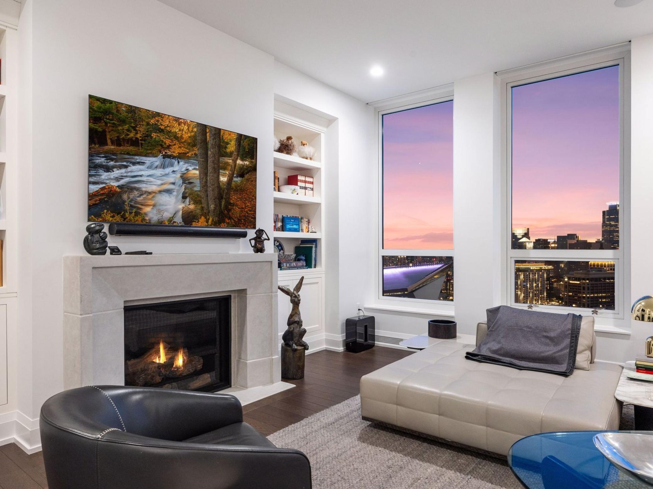 1111 W River Parkway Unit: 33A