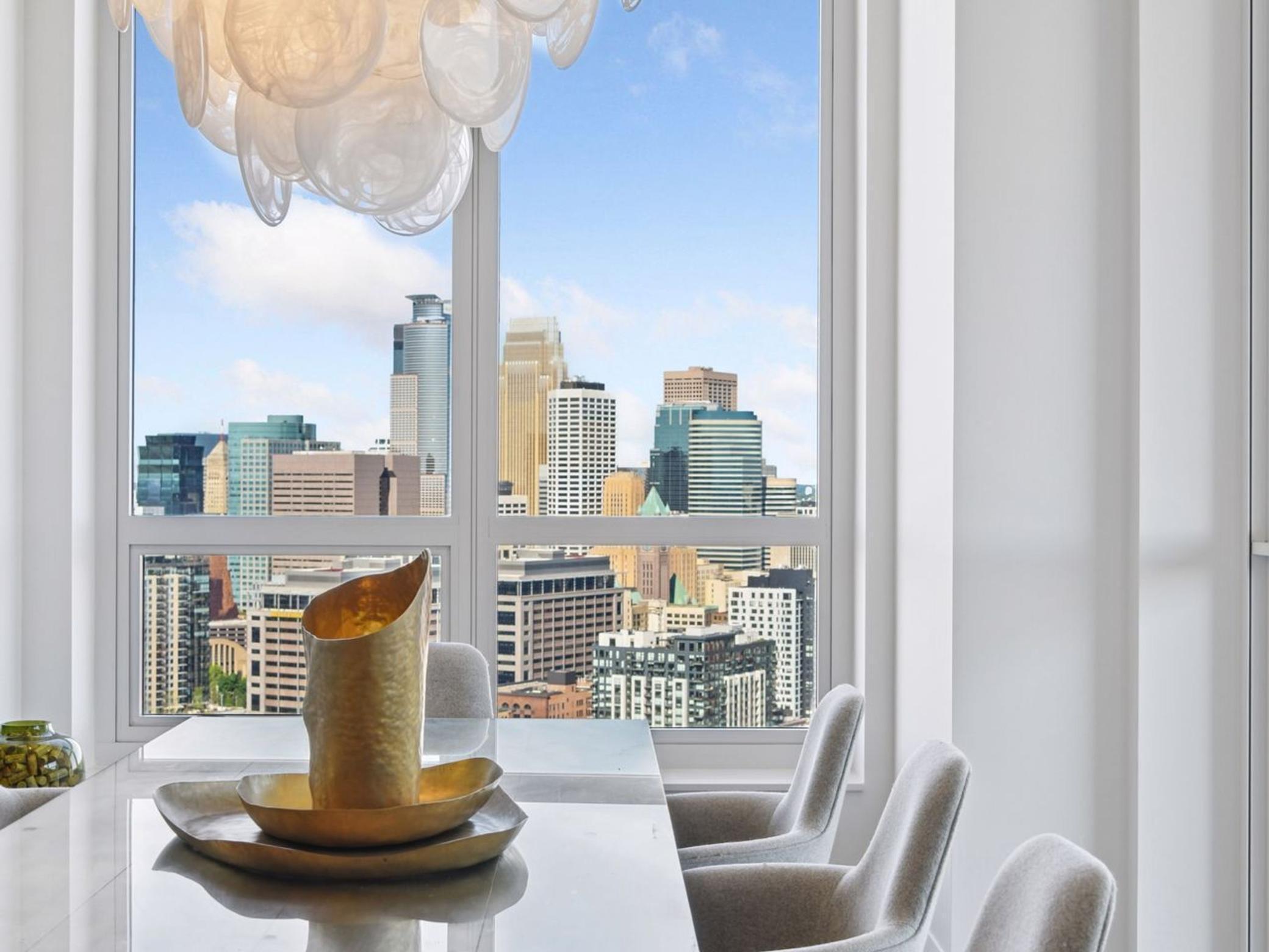 1111 W River Parkway Unit: 33A