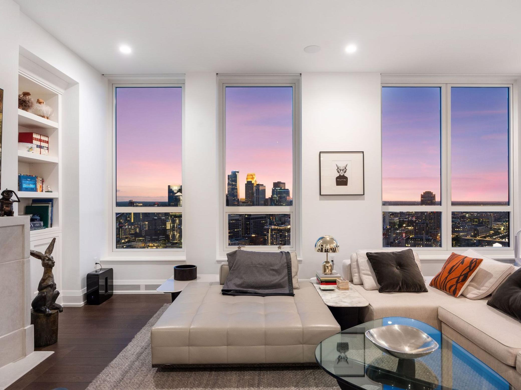 1111 W River Parkway Unit: 33A