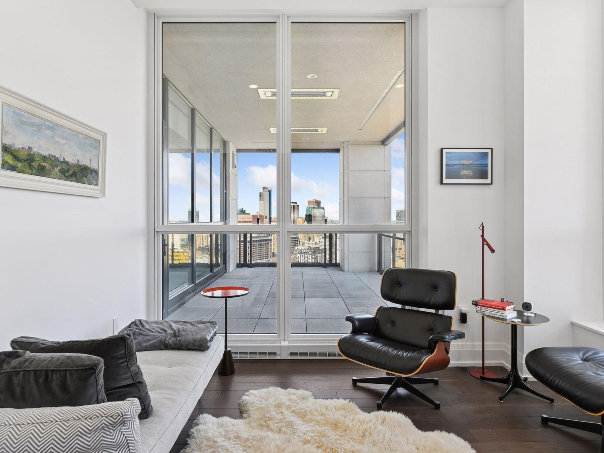 1111 W River Parkway Unit: 33A