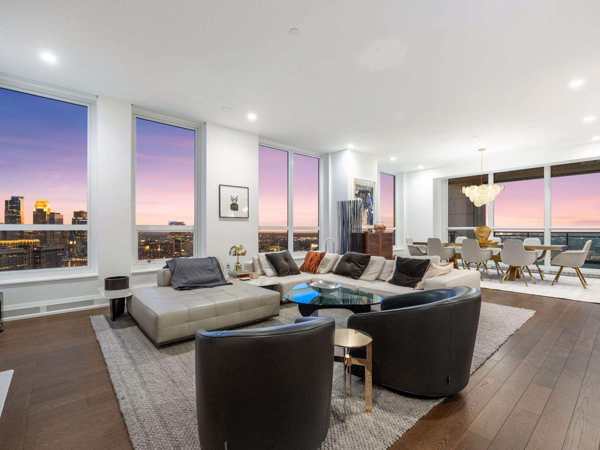 1111 W River Parkway Unit: 33A