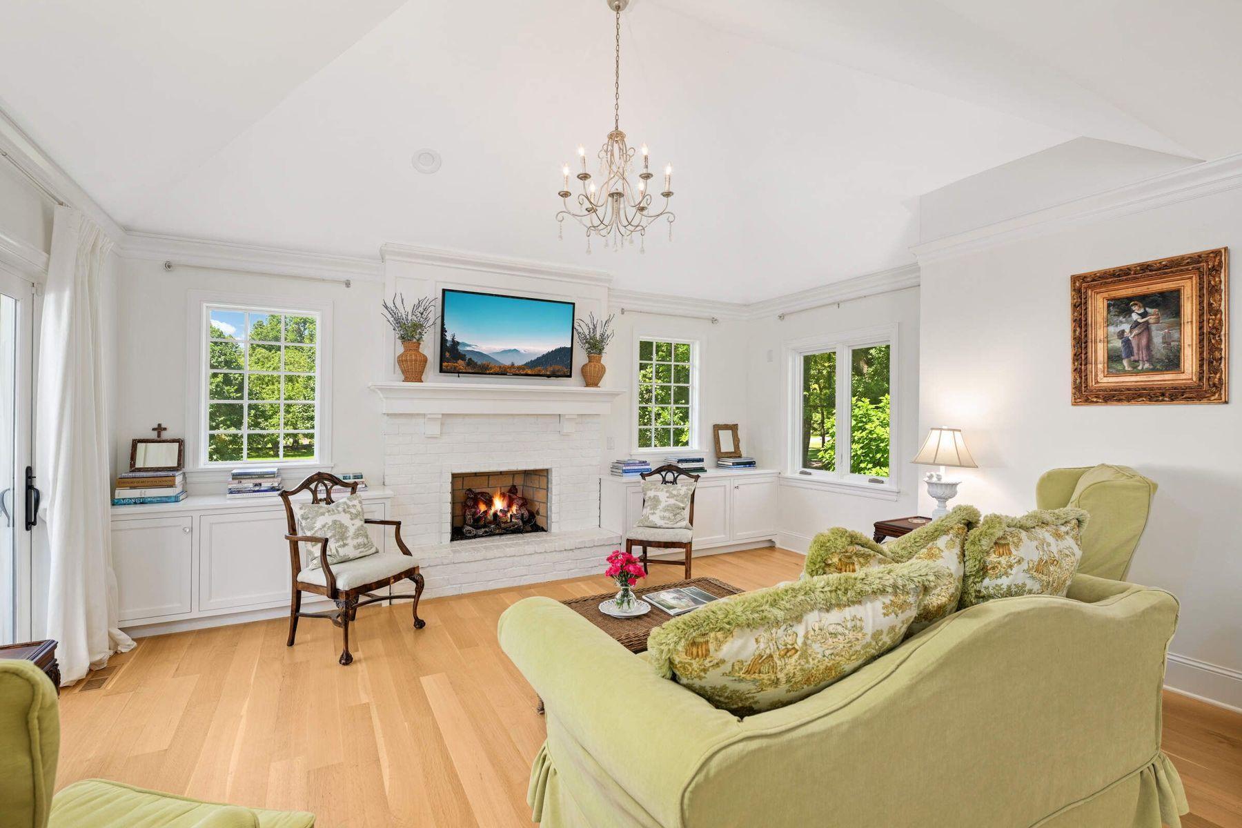 2255 French Creek Circle