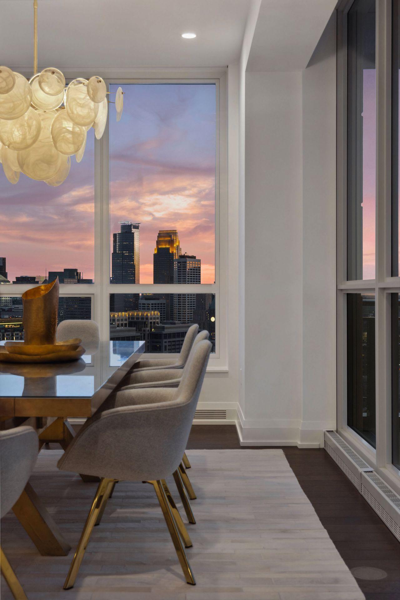 1111 W River Parkway Unit: 33A