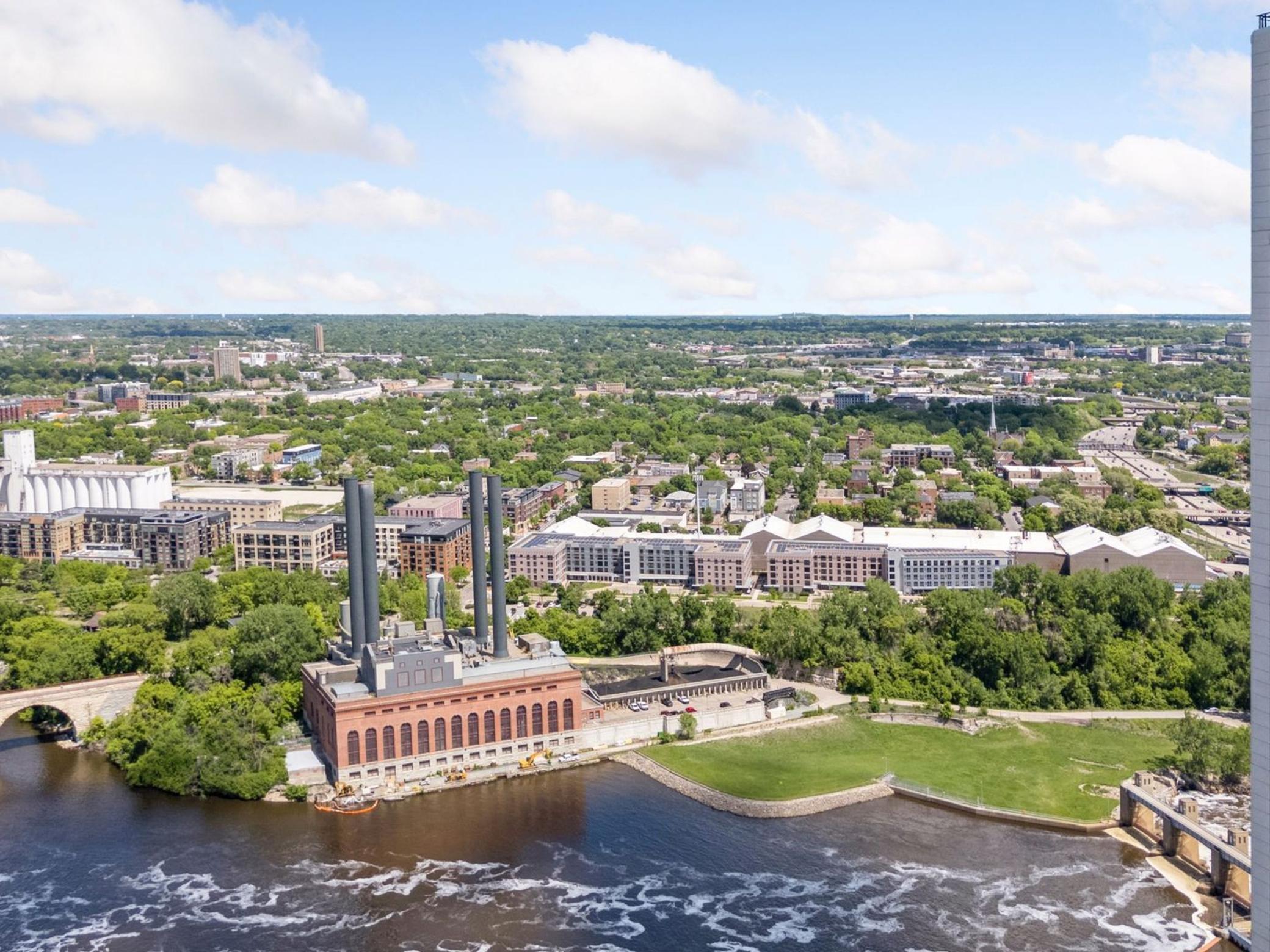 1111 W River Parkway Unit: 33A