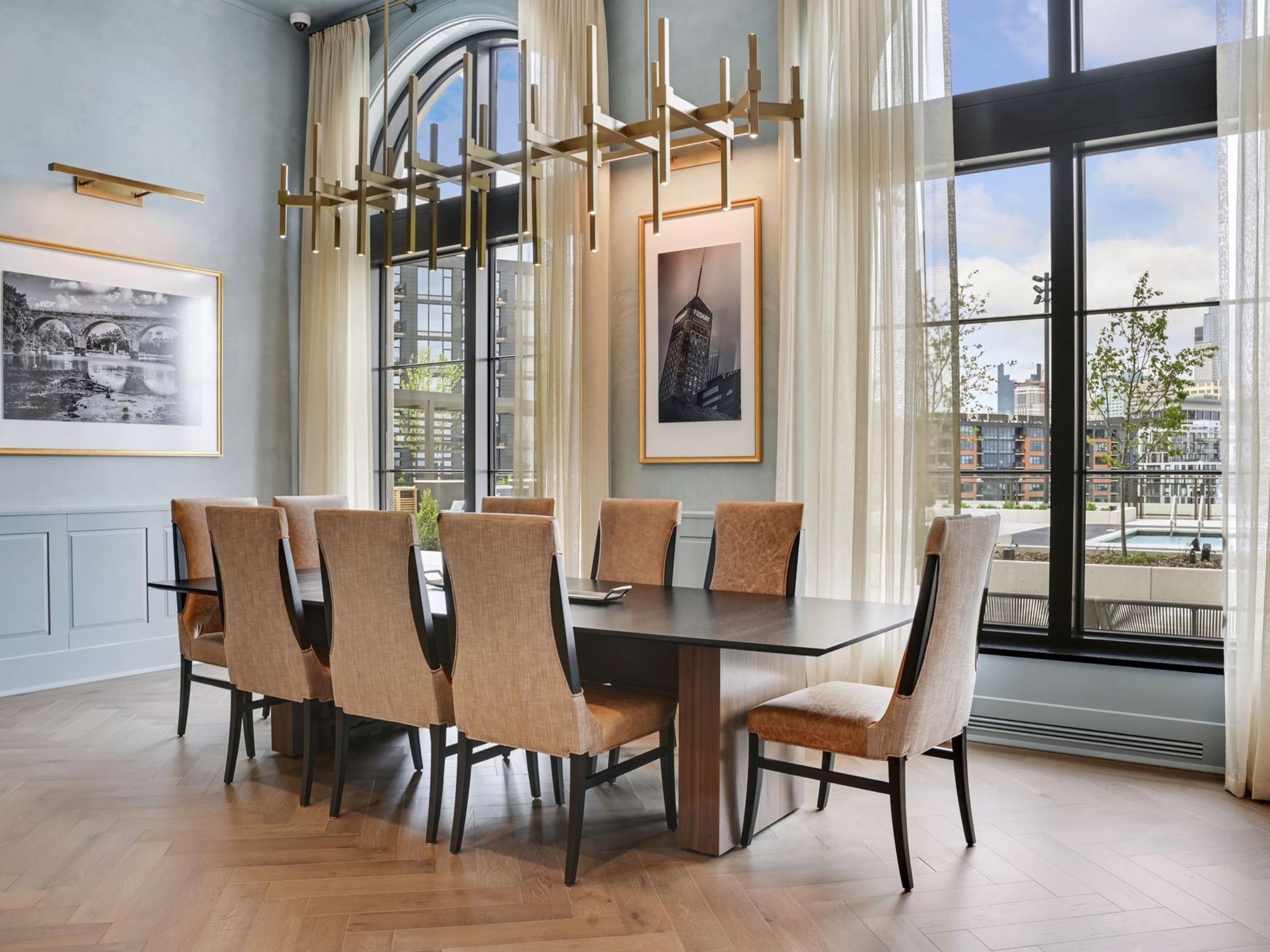 1111 W River Parkway Unit: 33A