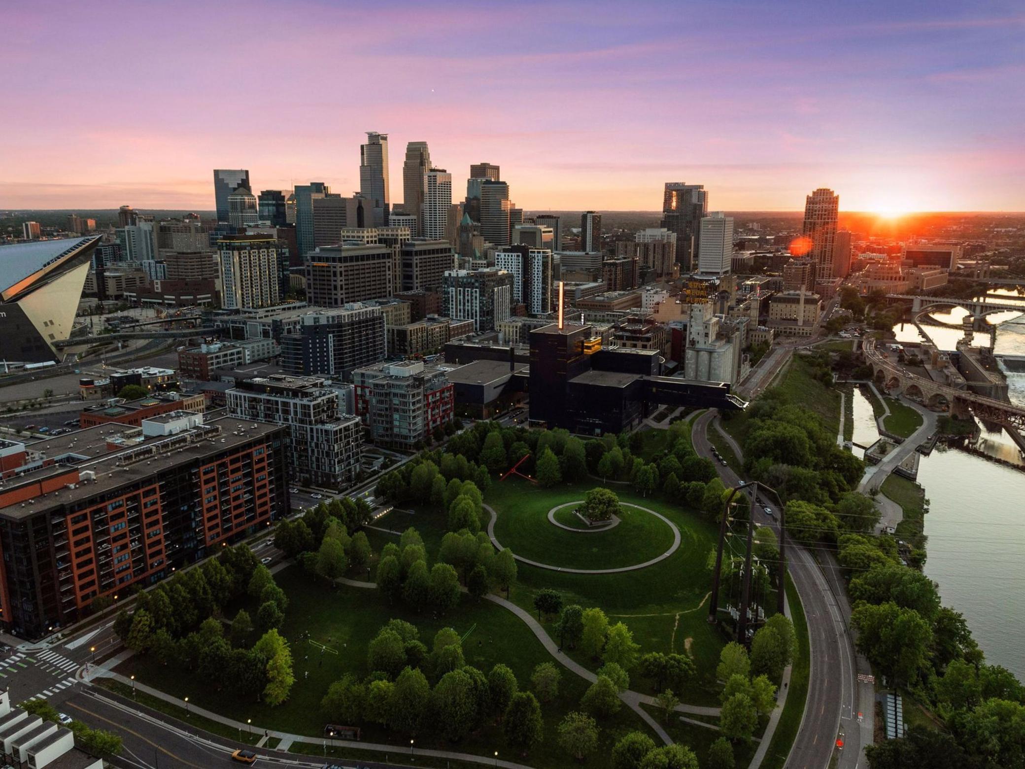 1111 W River Parkway Unit: 33A