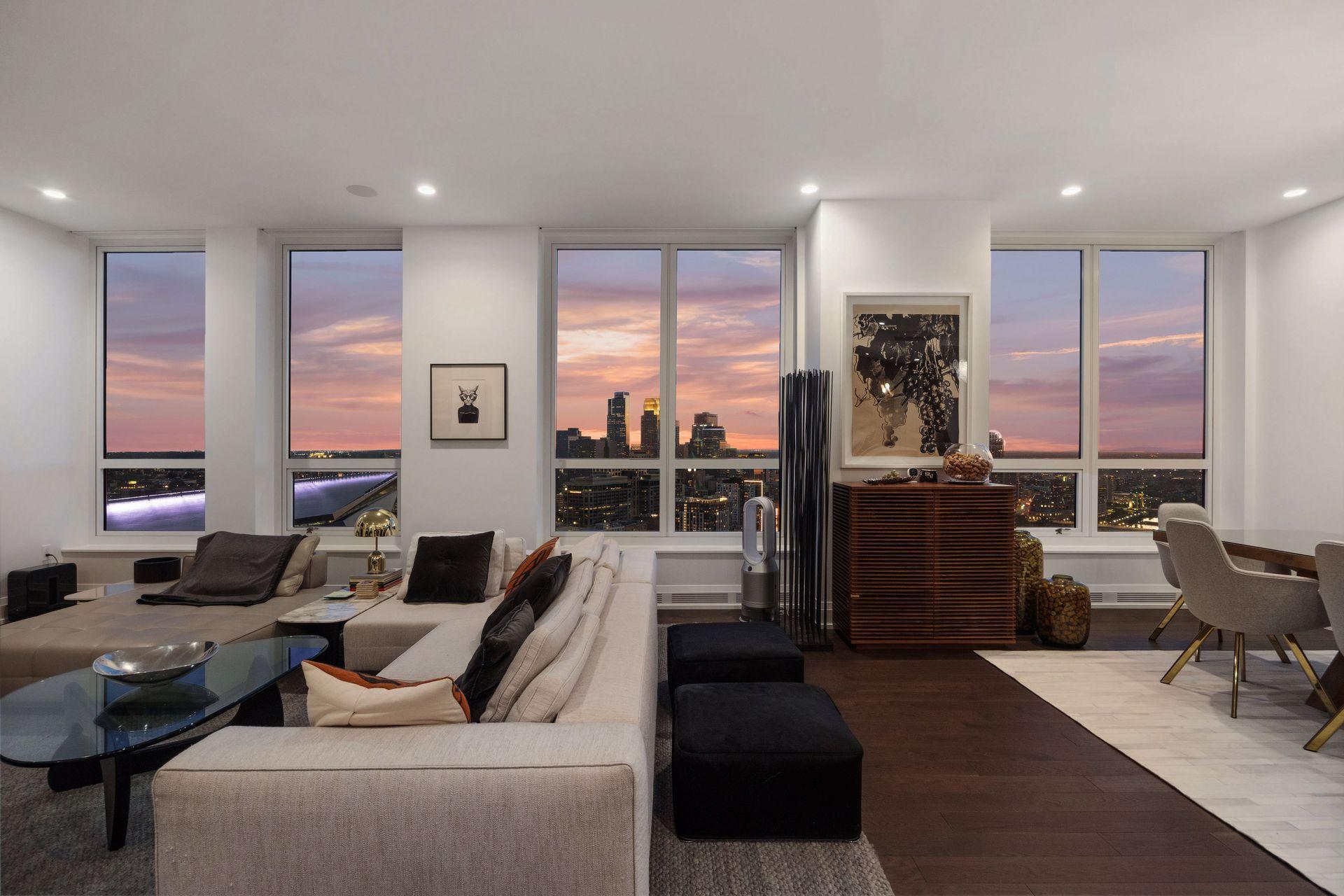 1111 W River Parkway Unit: 33A