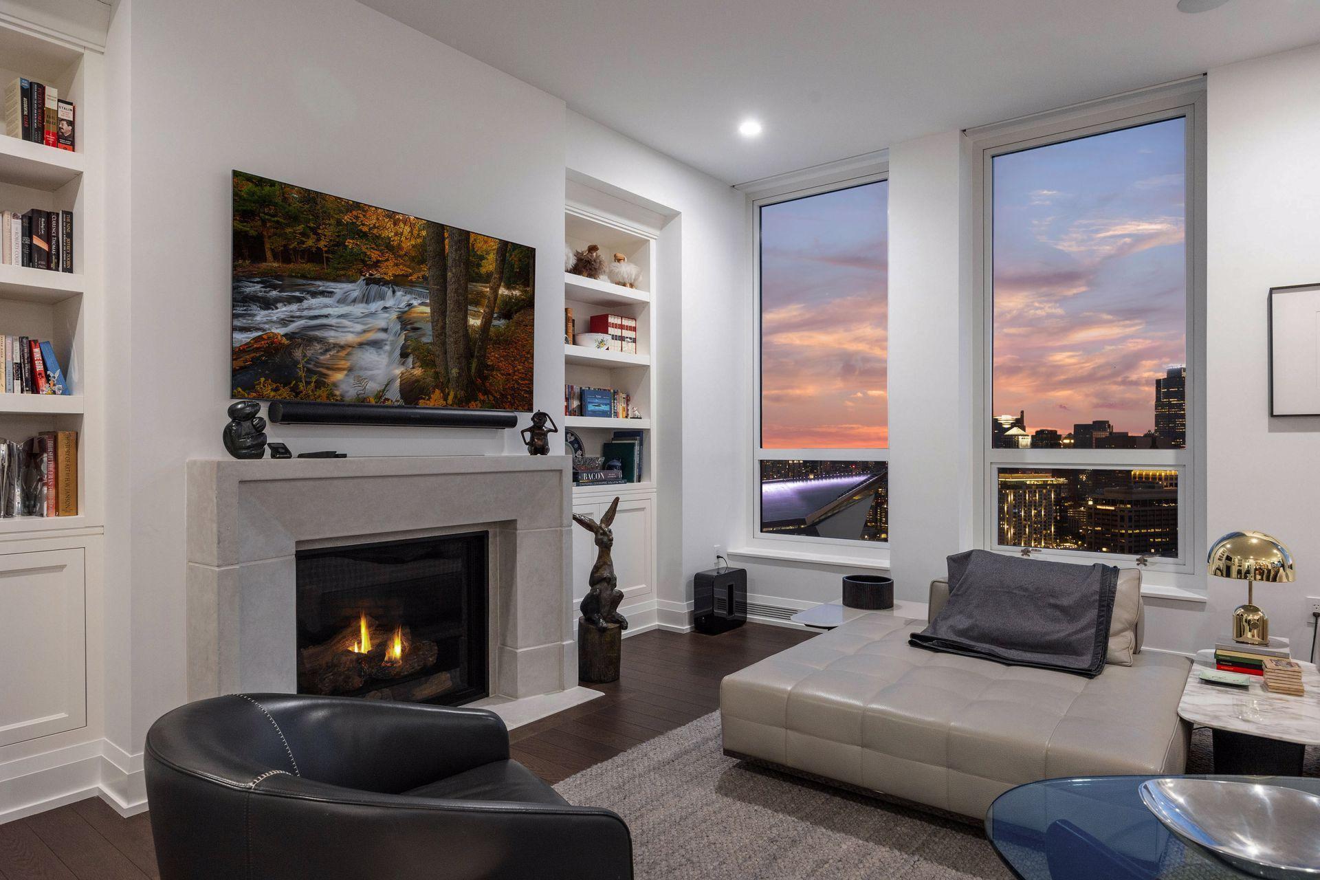 1111 W River Parkway Unit: 33A