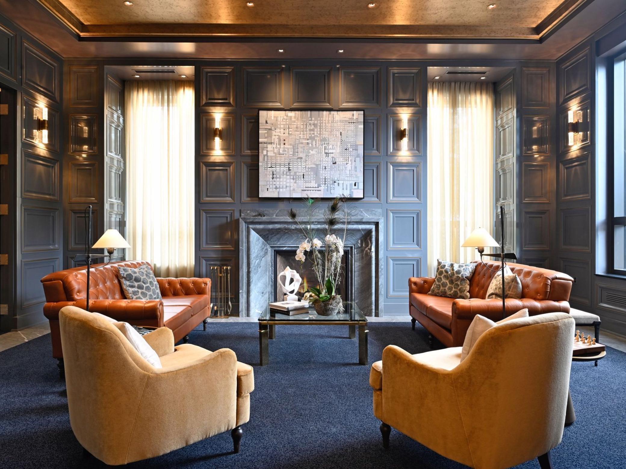 1111 W River Parkway Unit: 33A