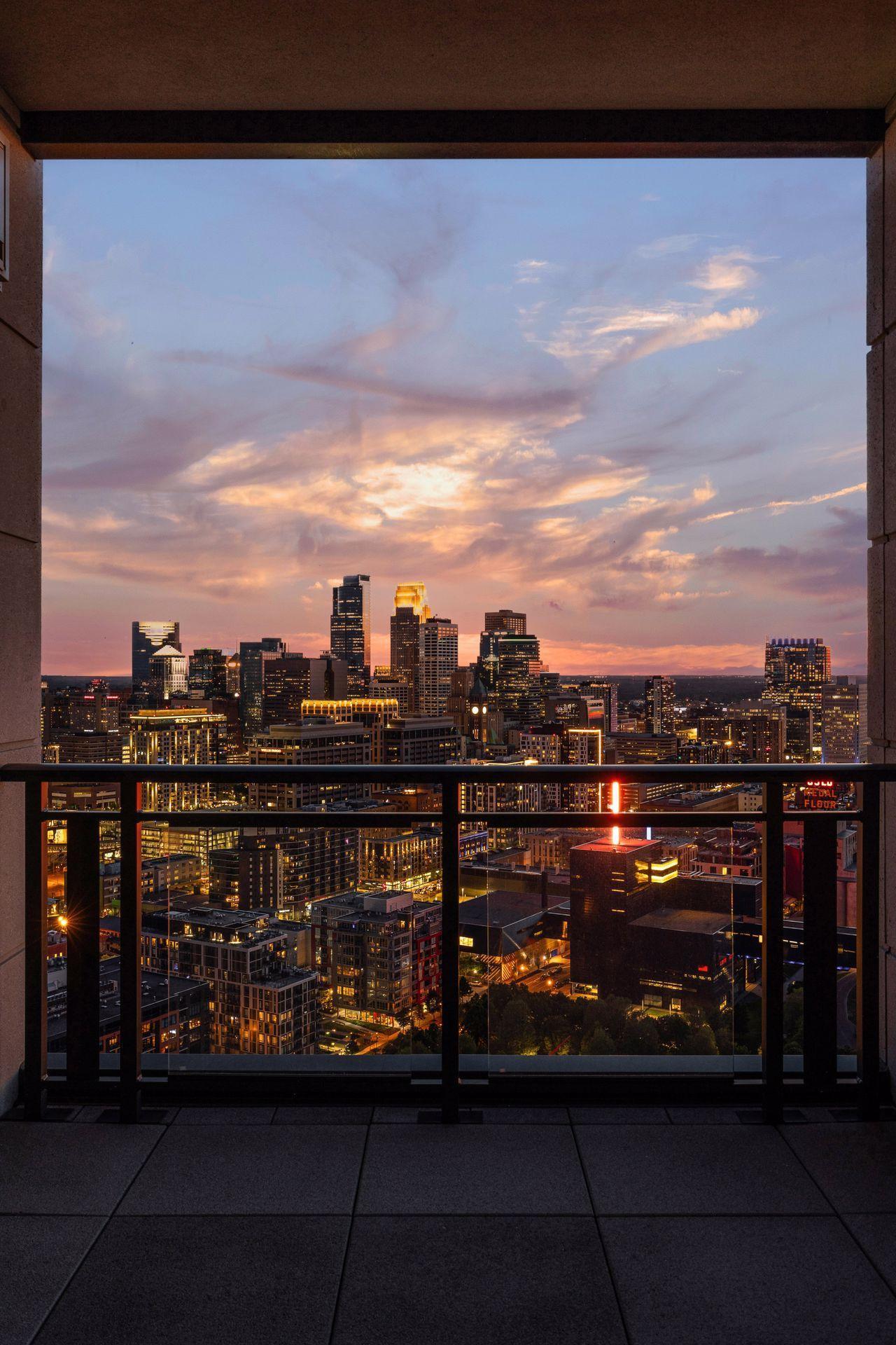 1111 W River Parkway Unit: 33A