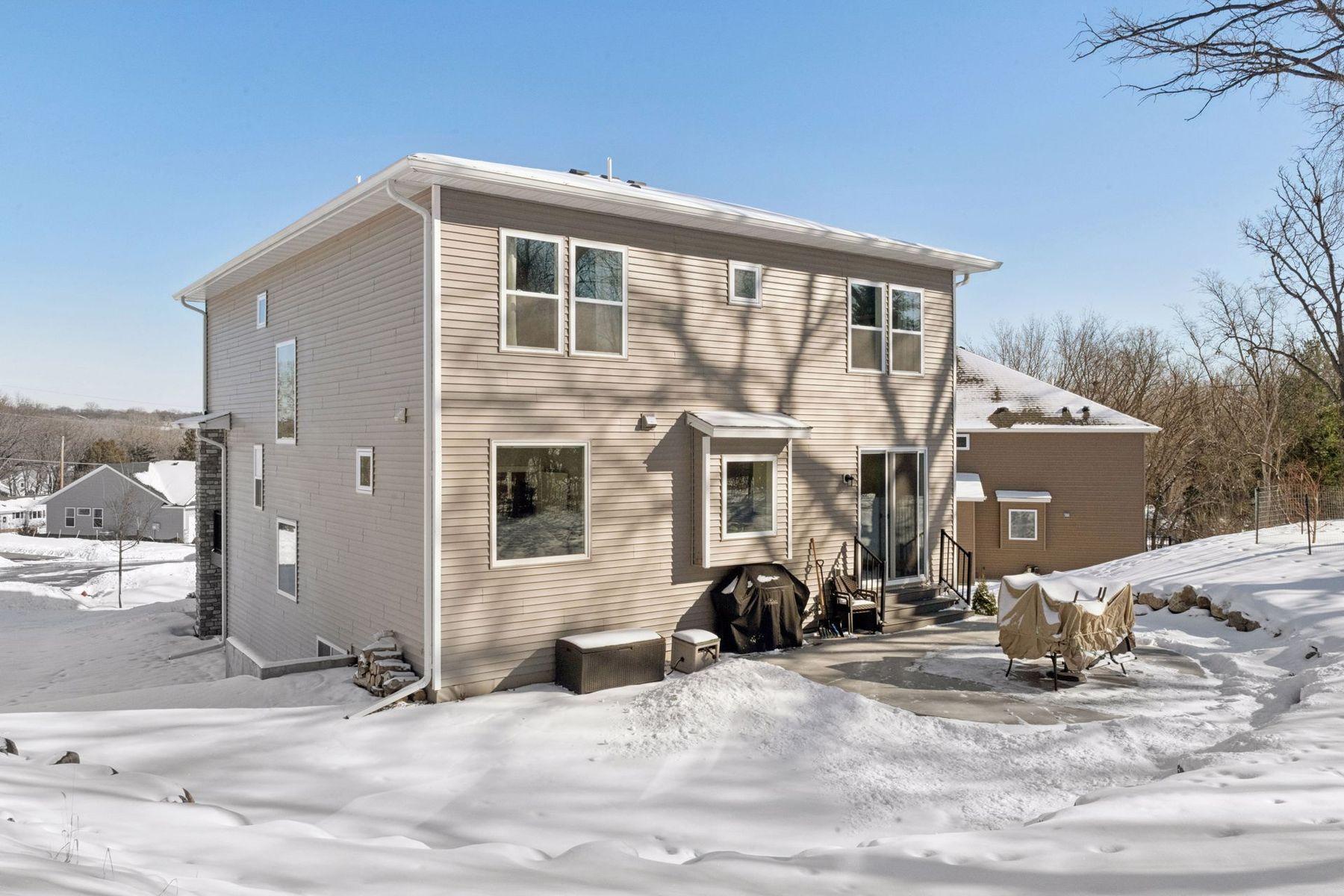 7465 Glengarry Place