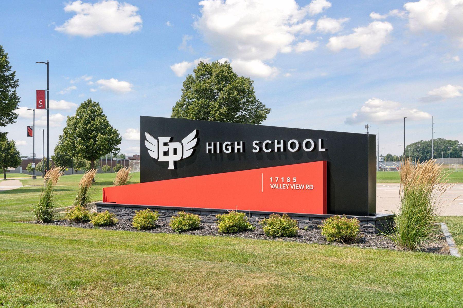 7465 Glengarry Place