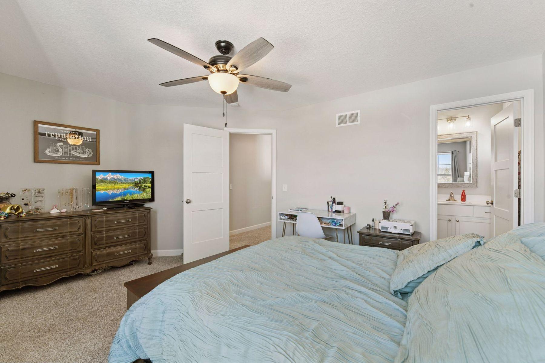 7465 Glengarry Place