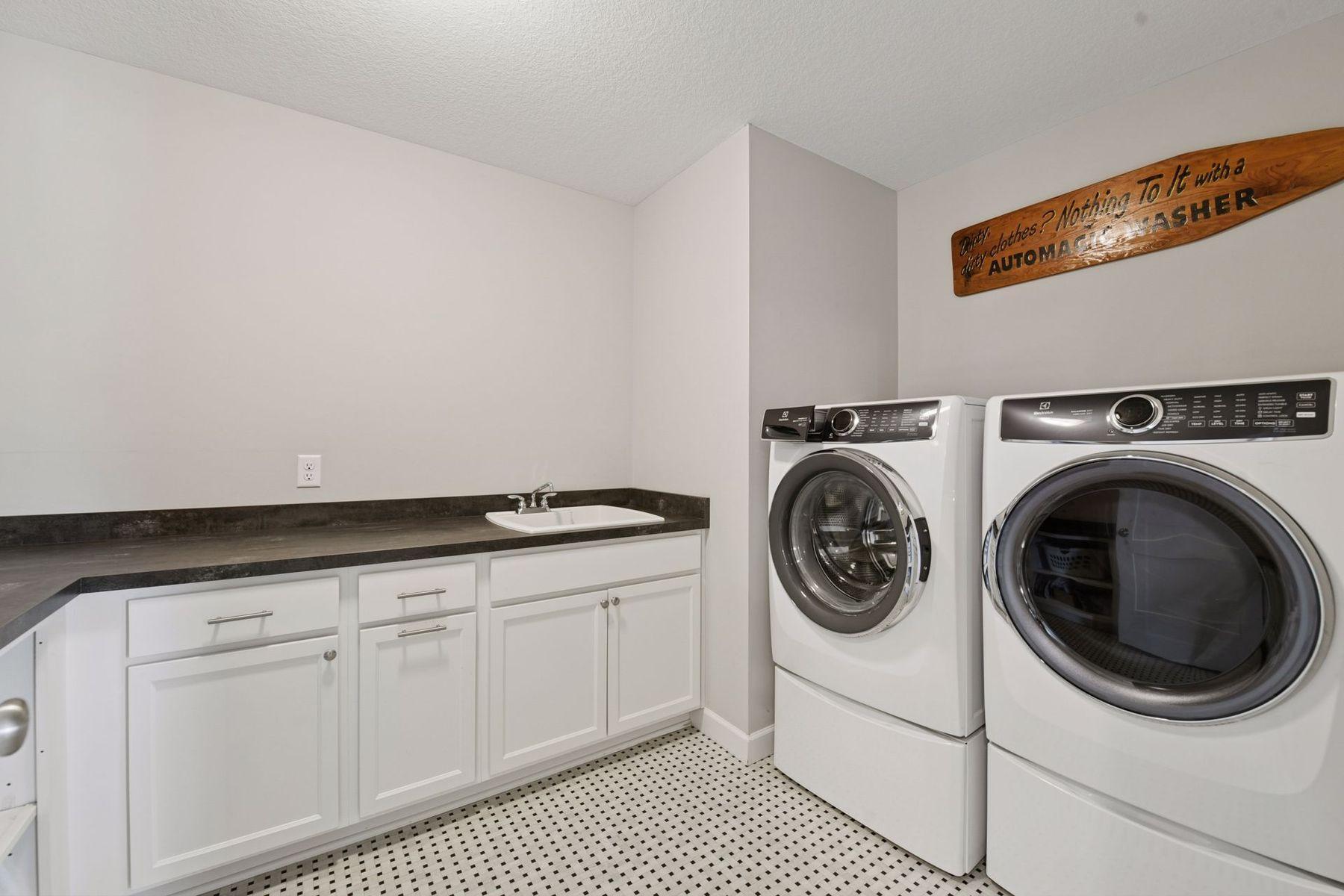 7465 Glengarry Place