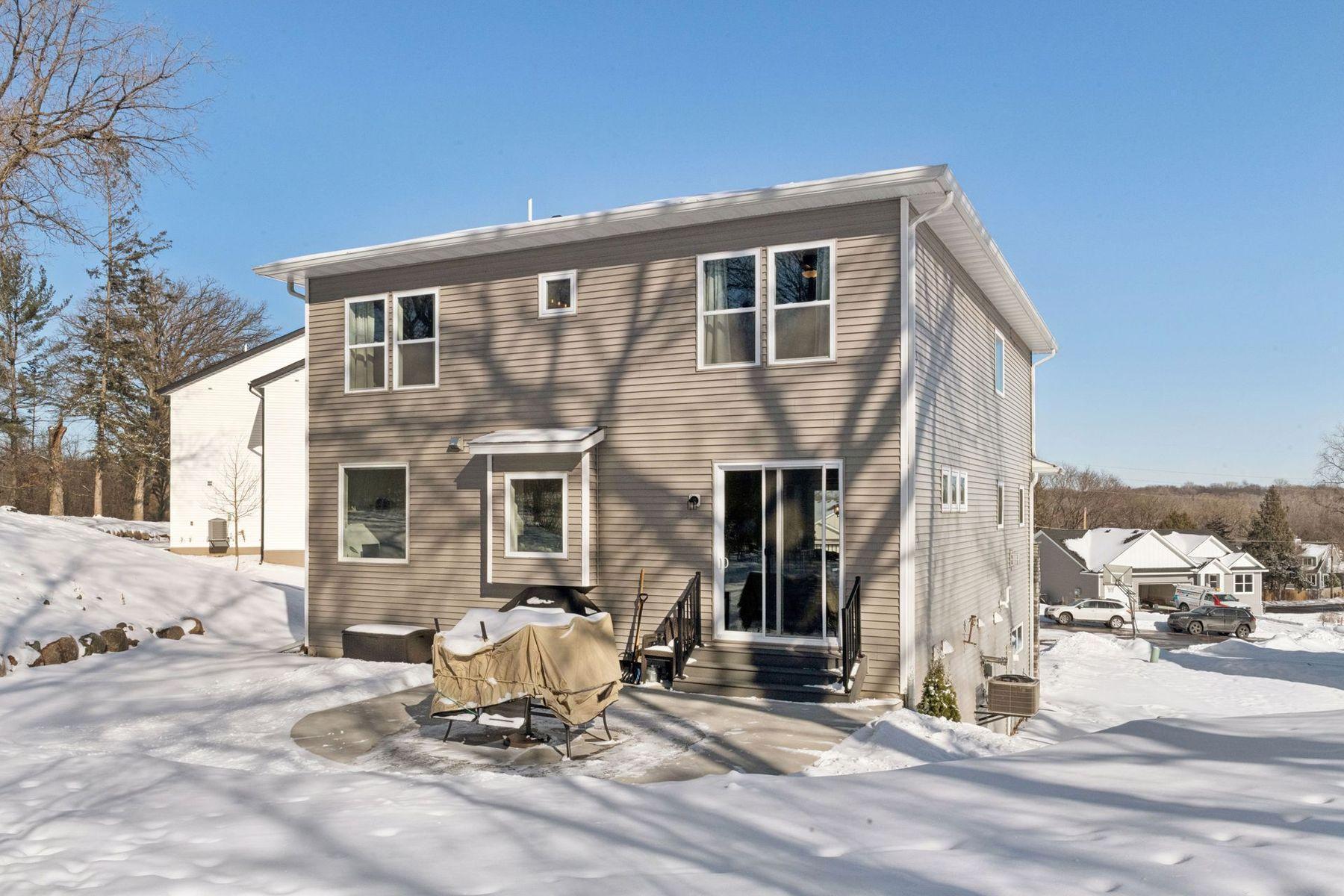 7465 Glengarry Place