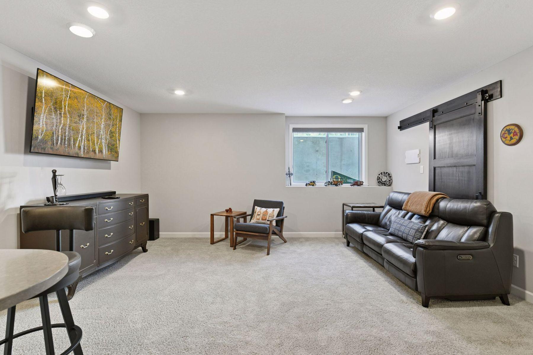 7465 Glengarry Place