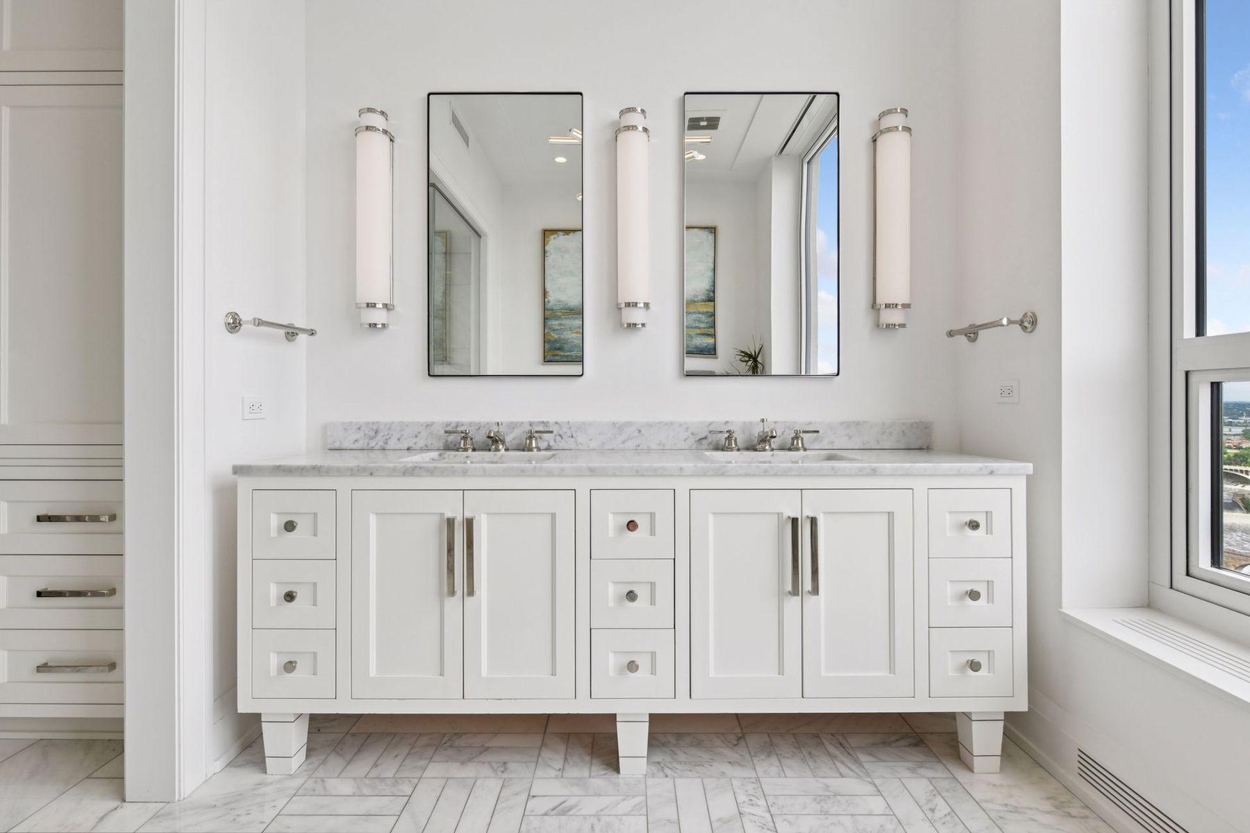 1111 W River Parkway Unit: 26A