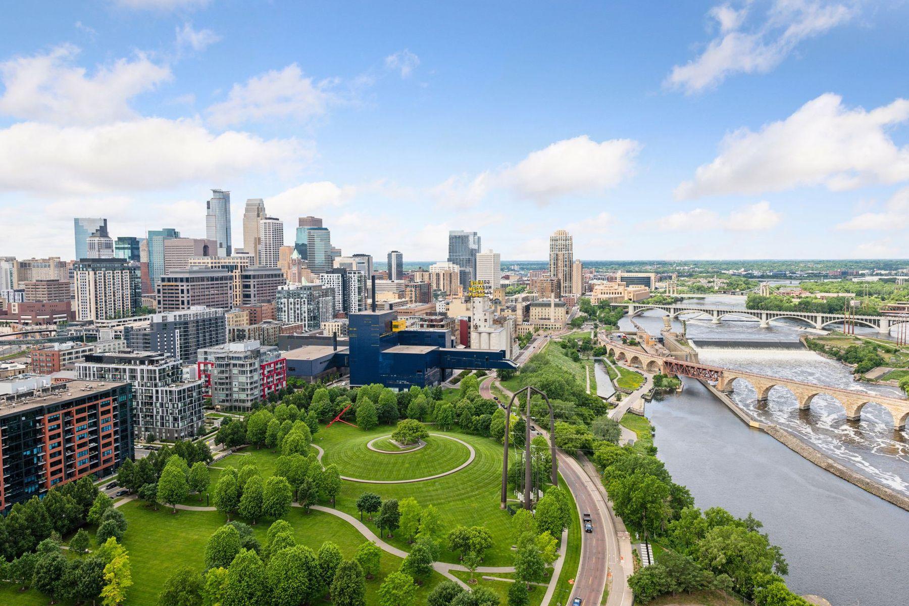 1111 W River Parkway Unit: 26A