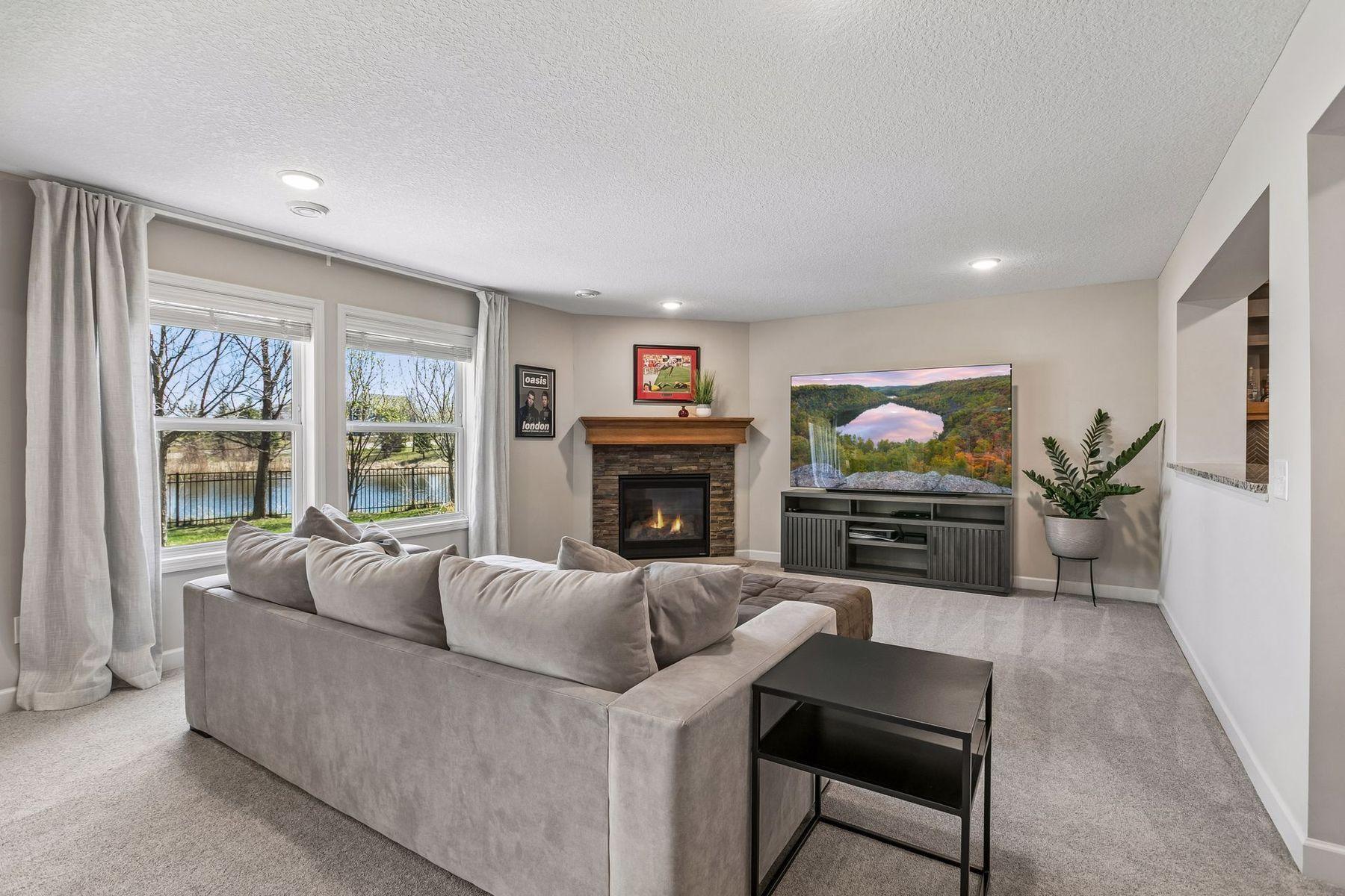 3147 Cypress Circle S