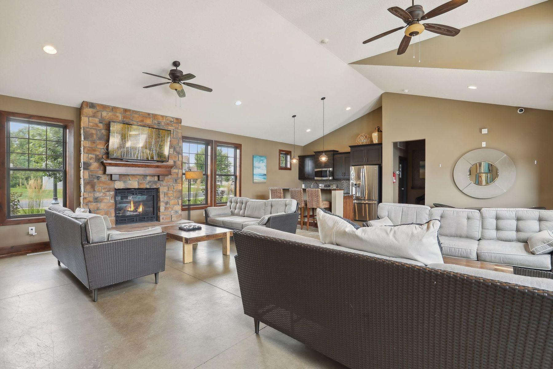 3147 Cypress Circle S