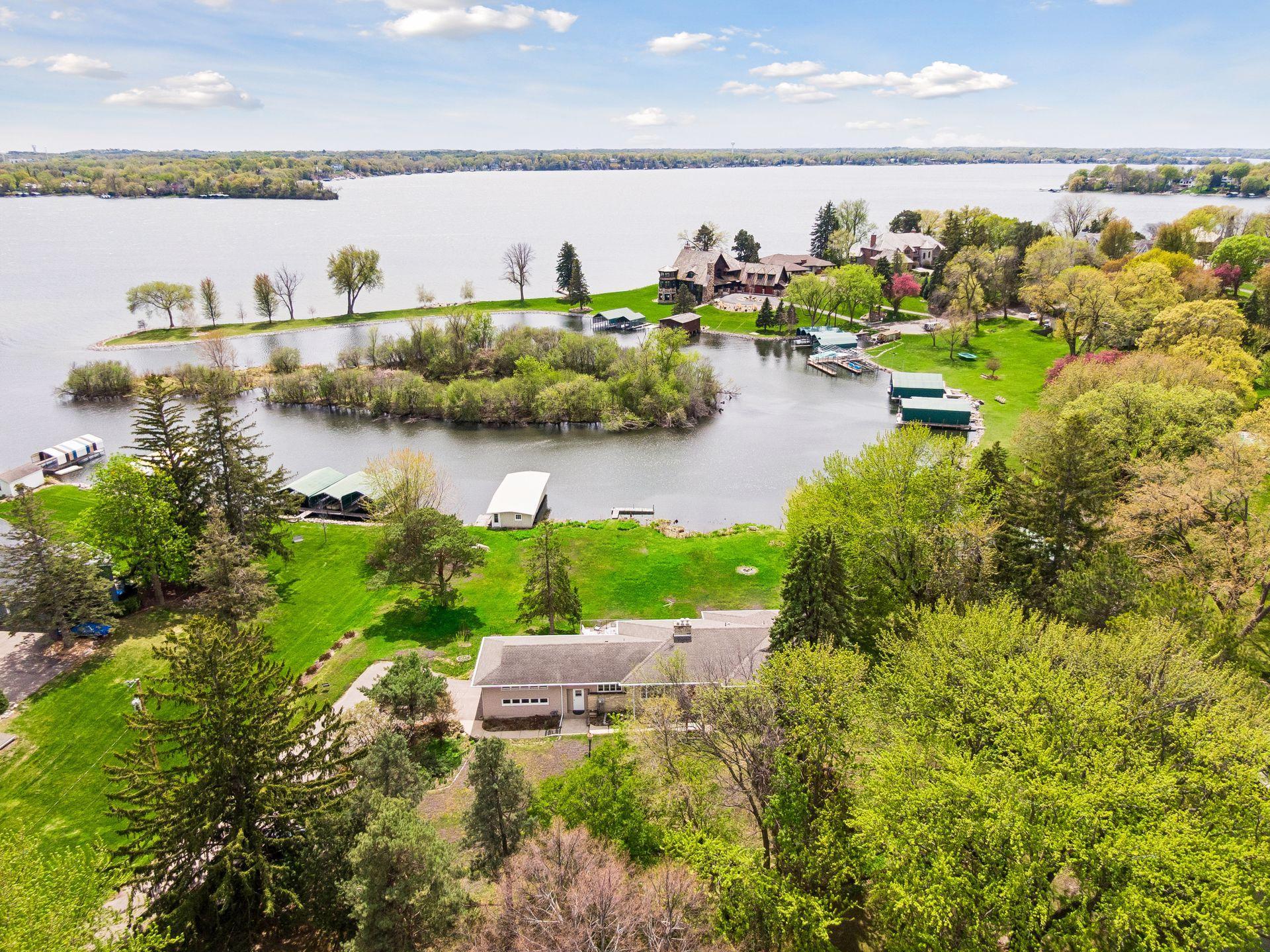 2685 Shadywood Road