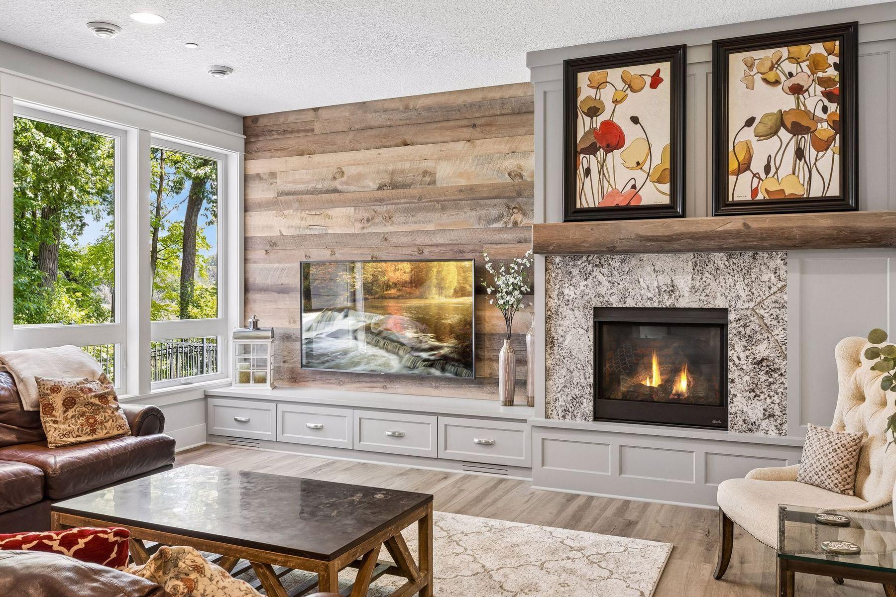 736 Woodland Hill Court