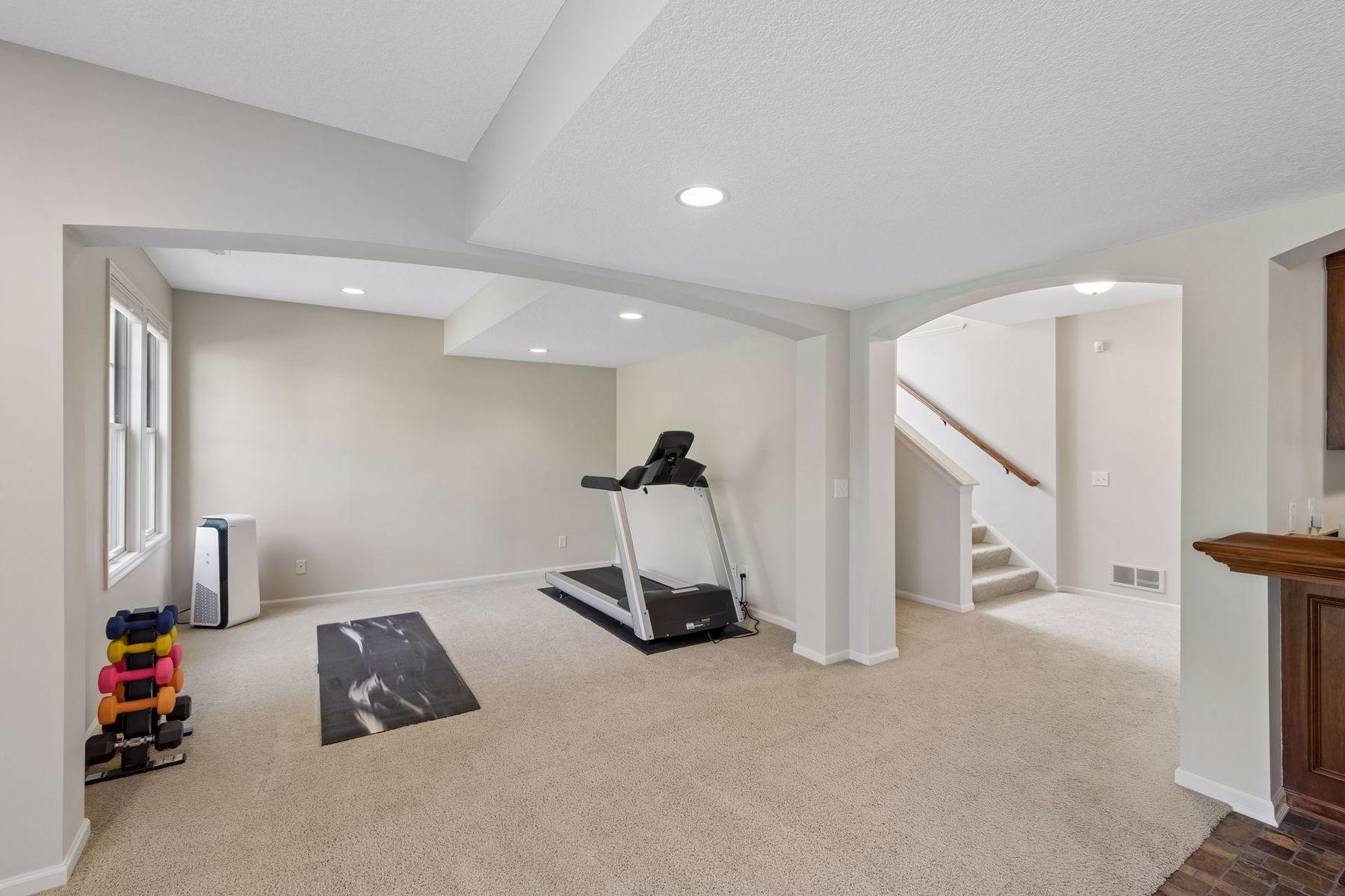 3667 Lerive Way
