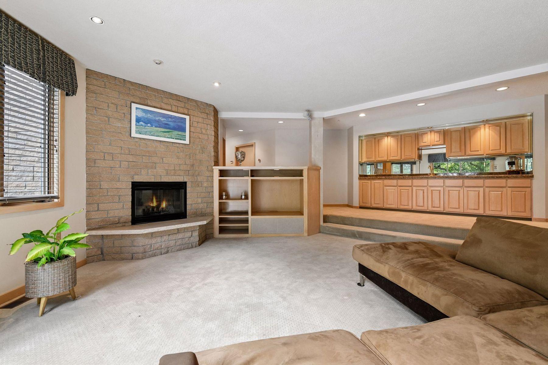 15300 Wild Wings
