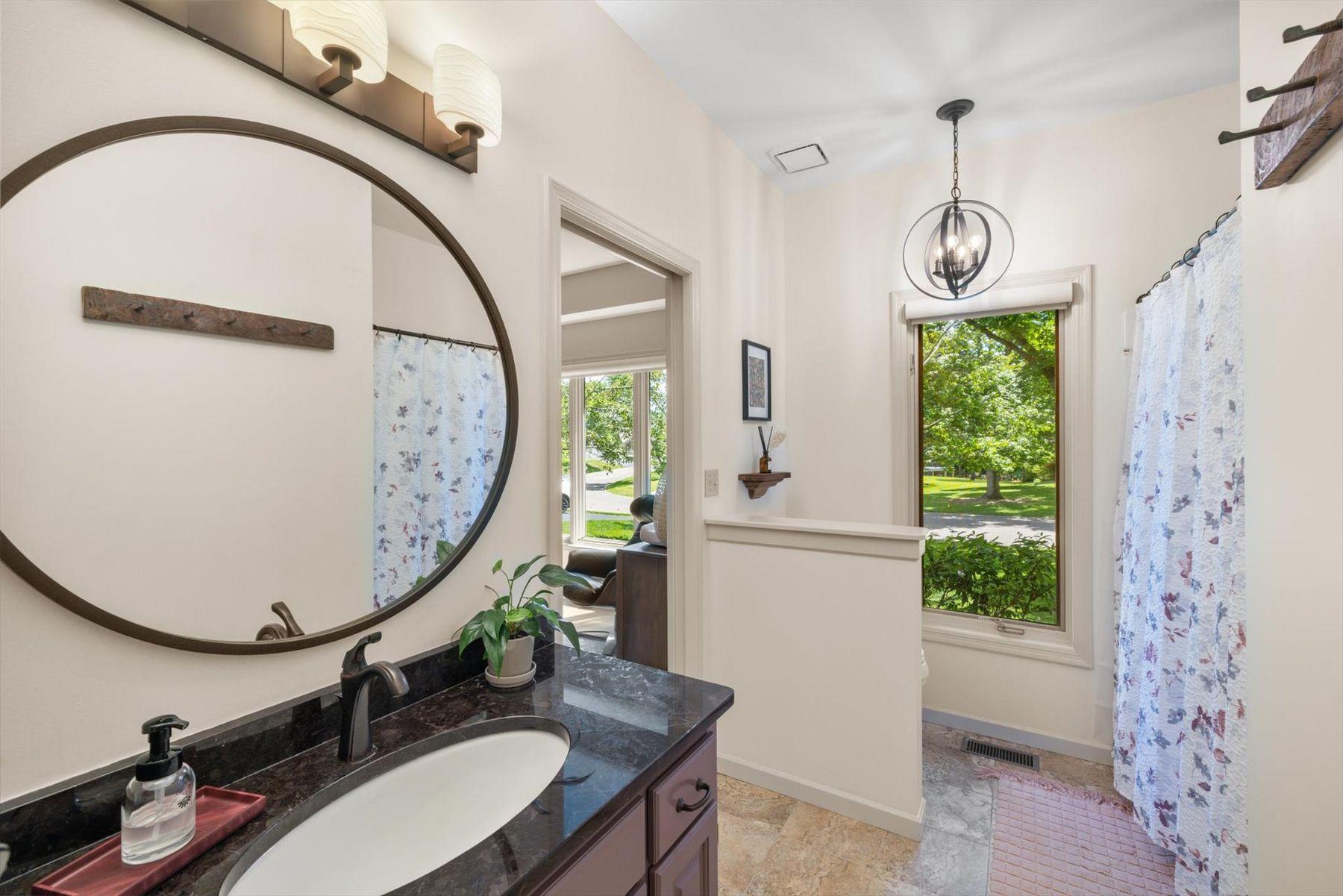 16010 45th Avenue N