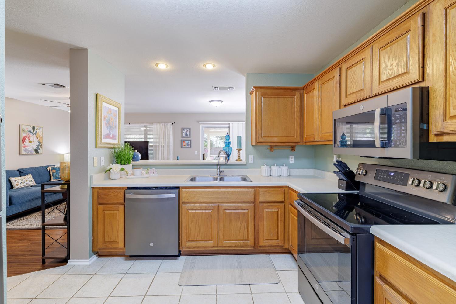 102 Whitewing WAY