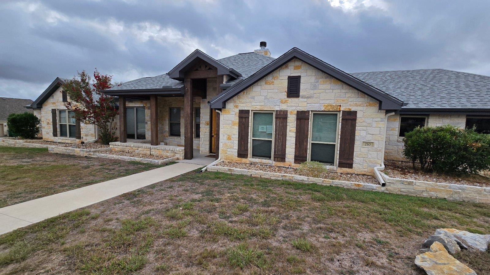 210 Stonehenge WAY