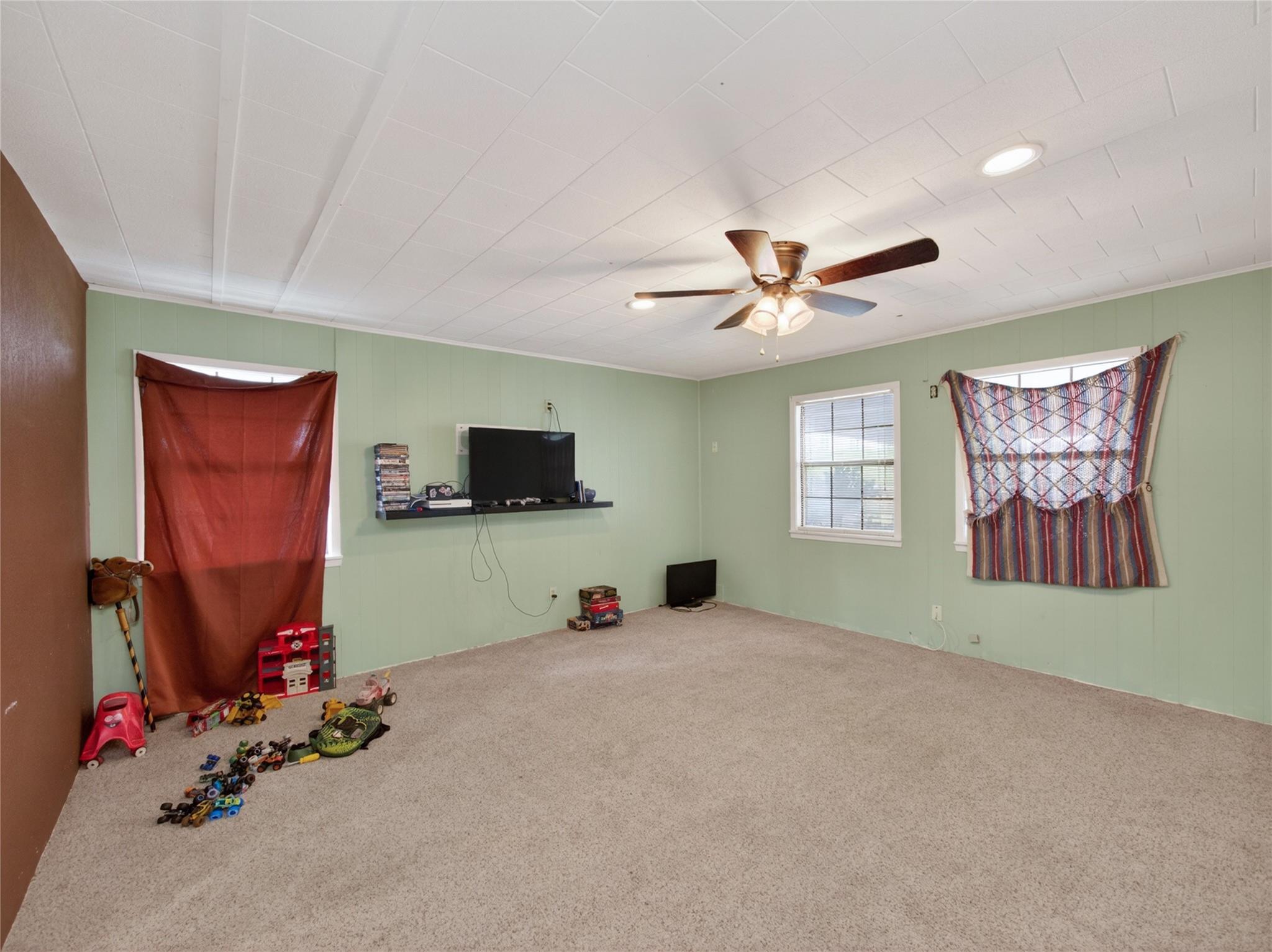 325 County Road 100
