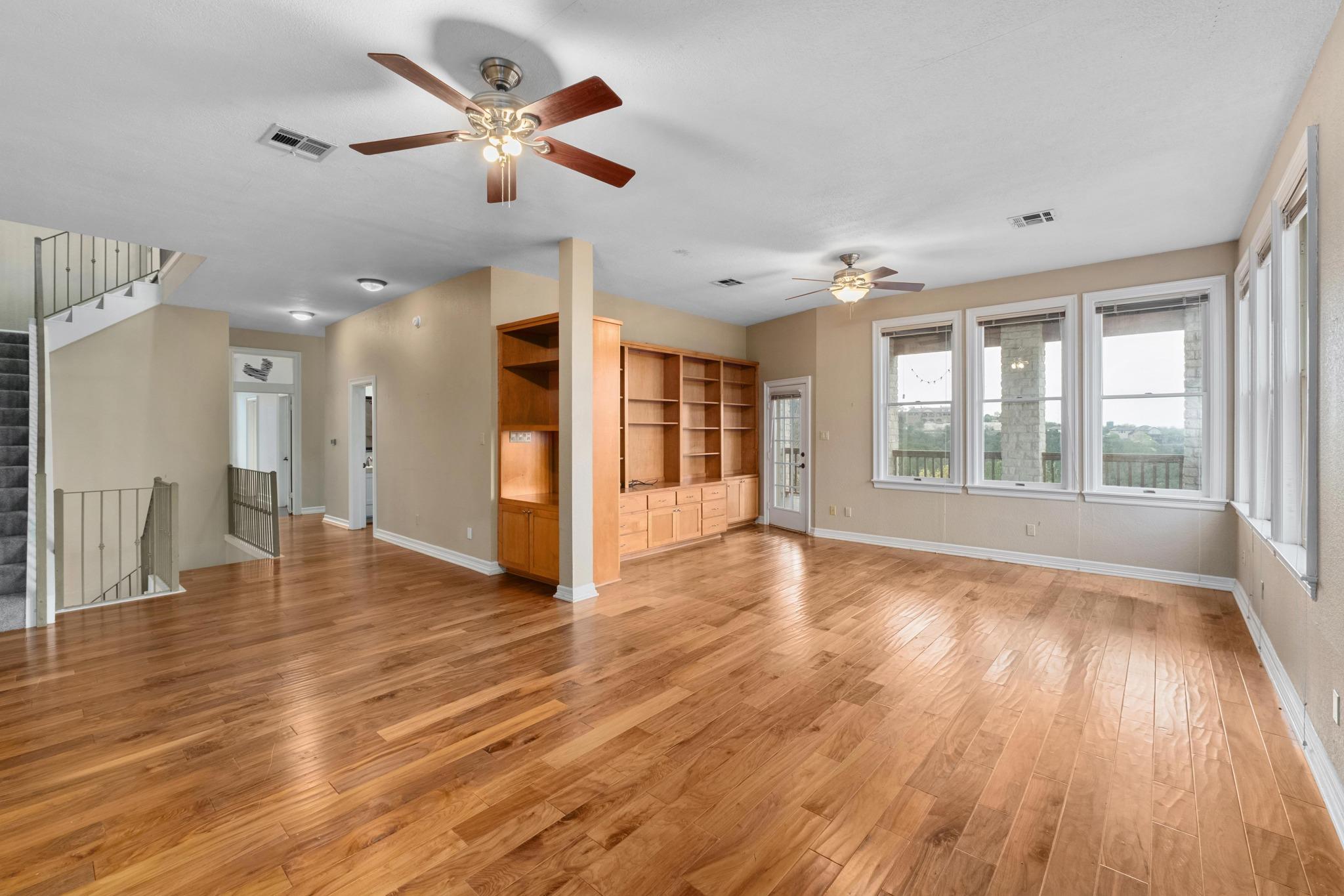 104 S Weston LN