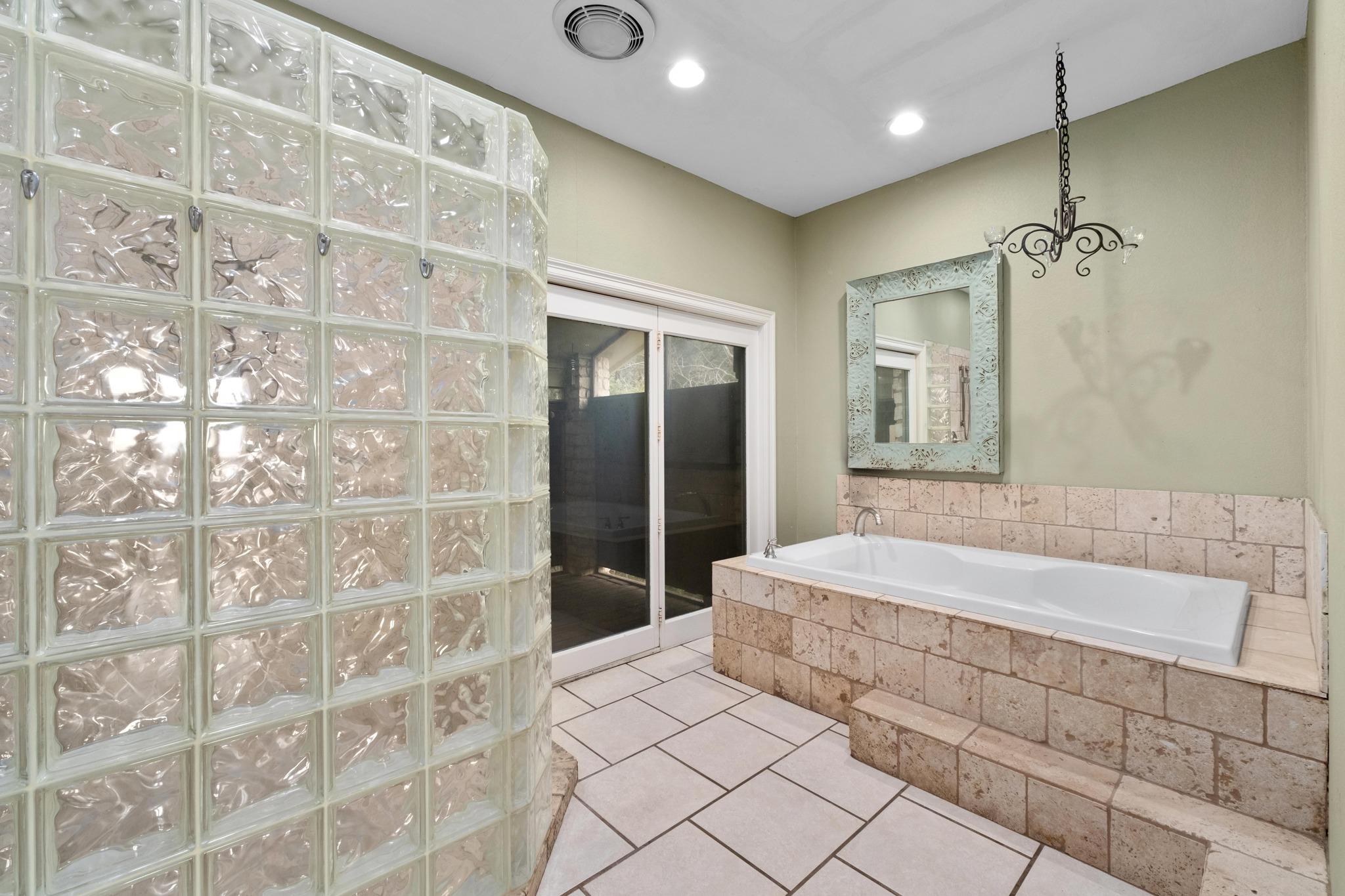 104 S Weston LN