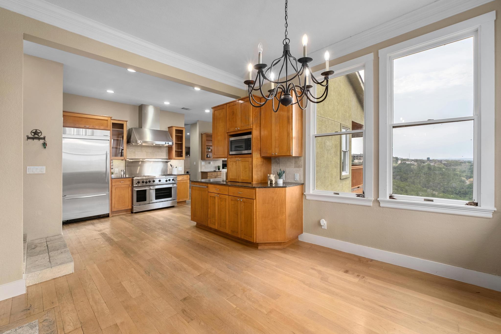 104 S Weston LN