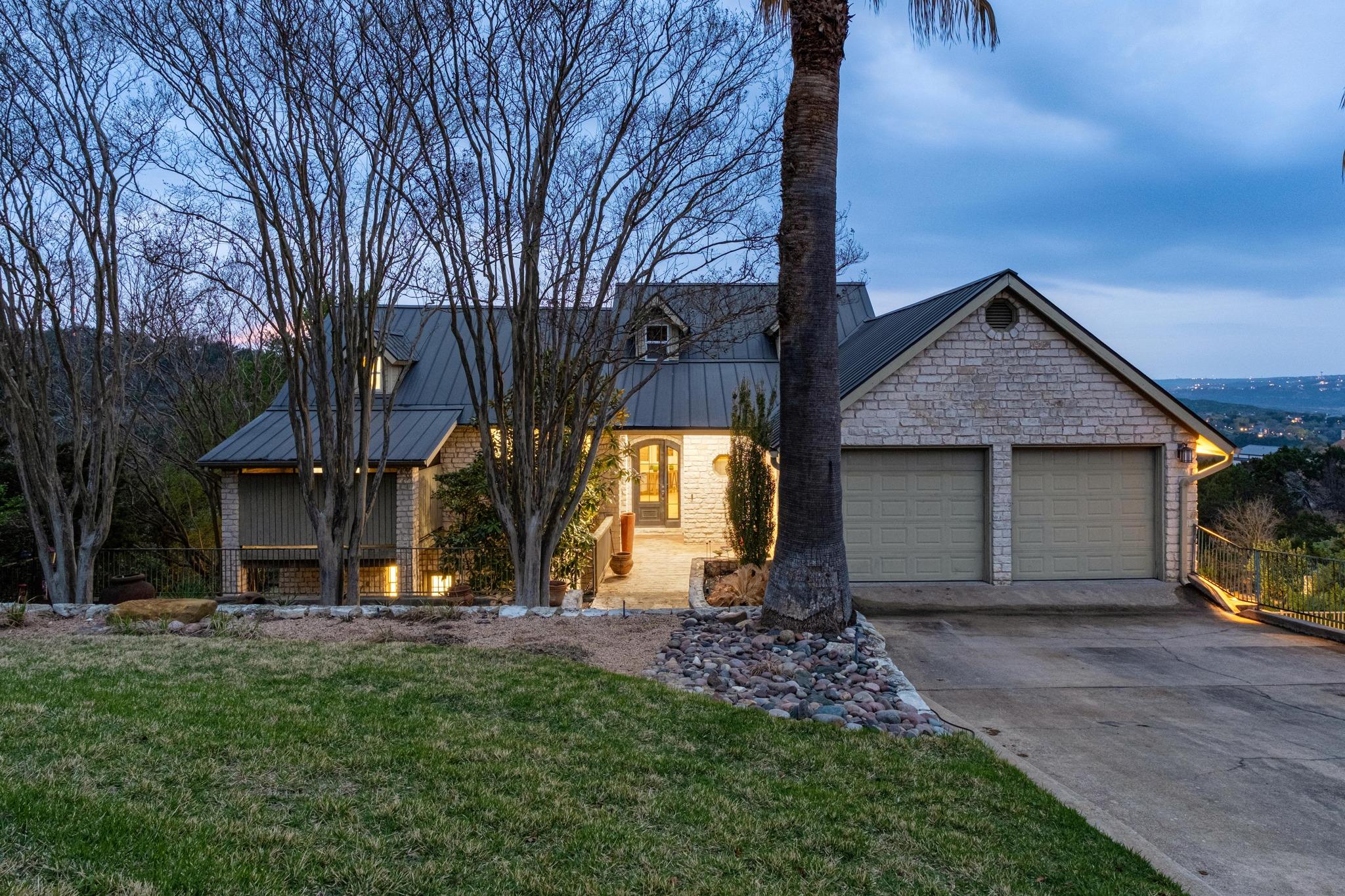 104 S Weston LN