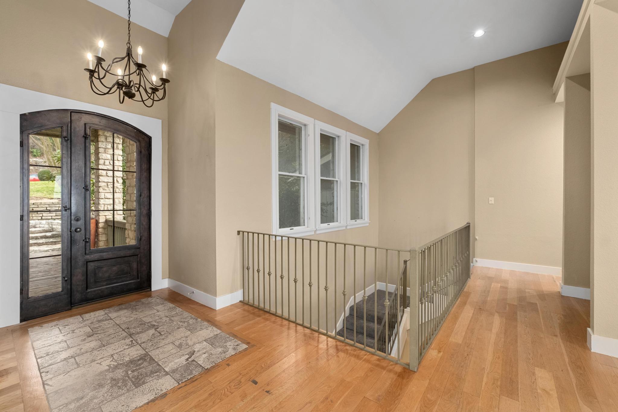 104 S Weston LN